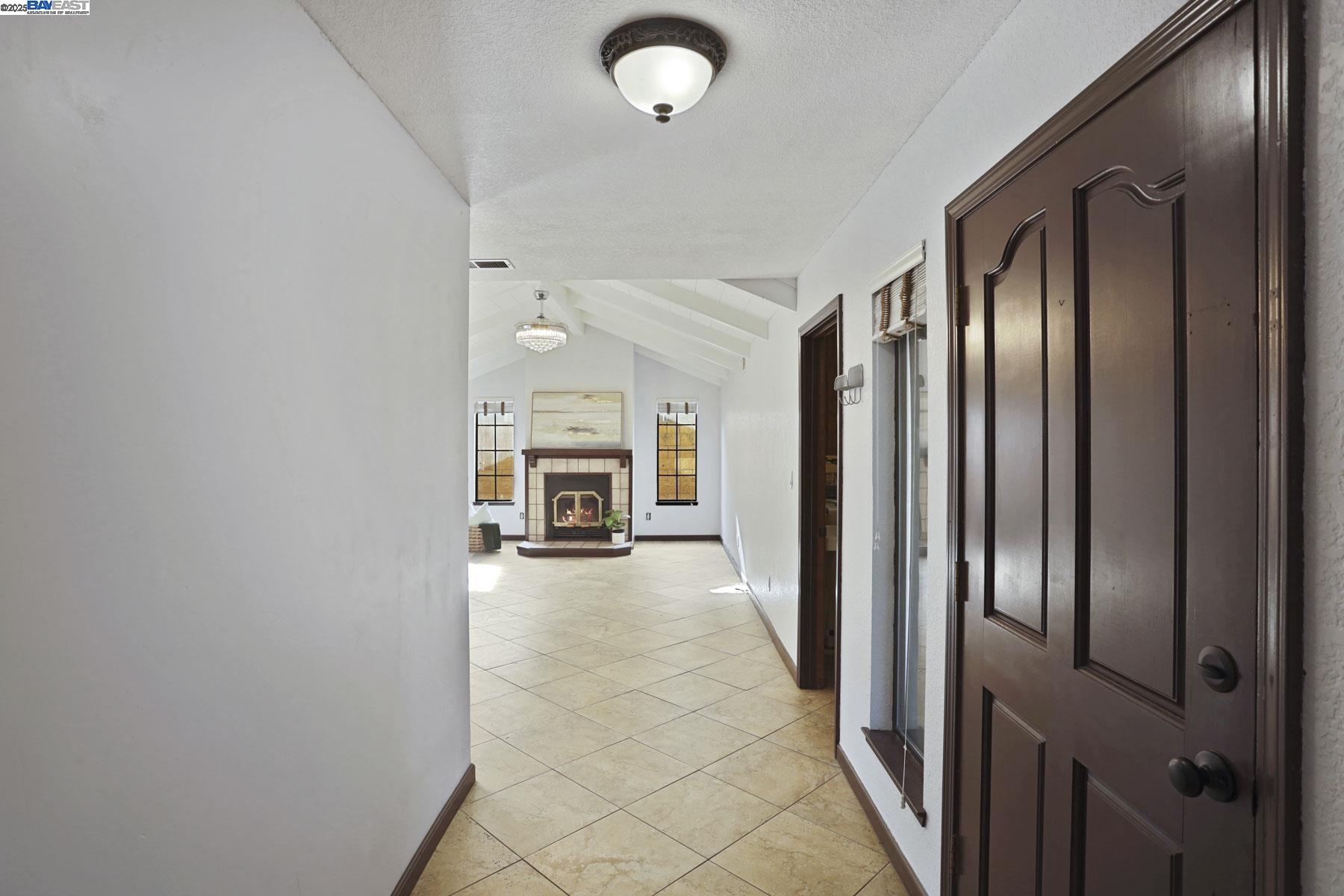 Detail Gallery Image 4 of 37 For 1312 Wylmawood Ln, Modesto,  CA 95355 - 3 Beds | 2 Baths