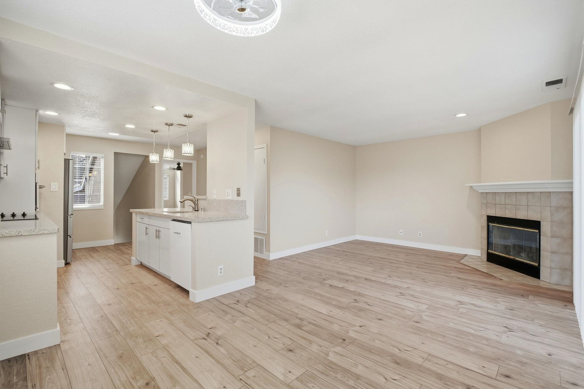 Photo #6: 41119460 Listing: Photo #6