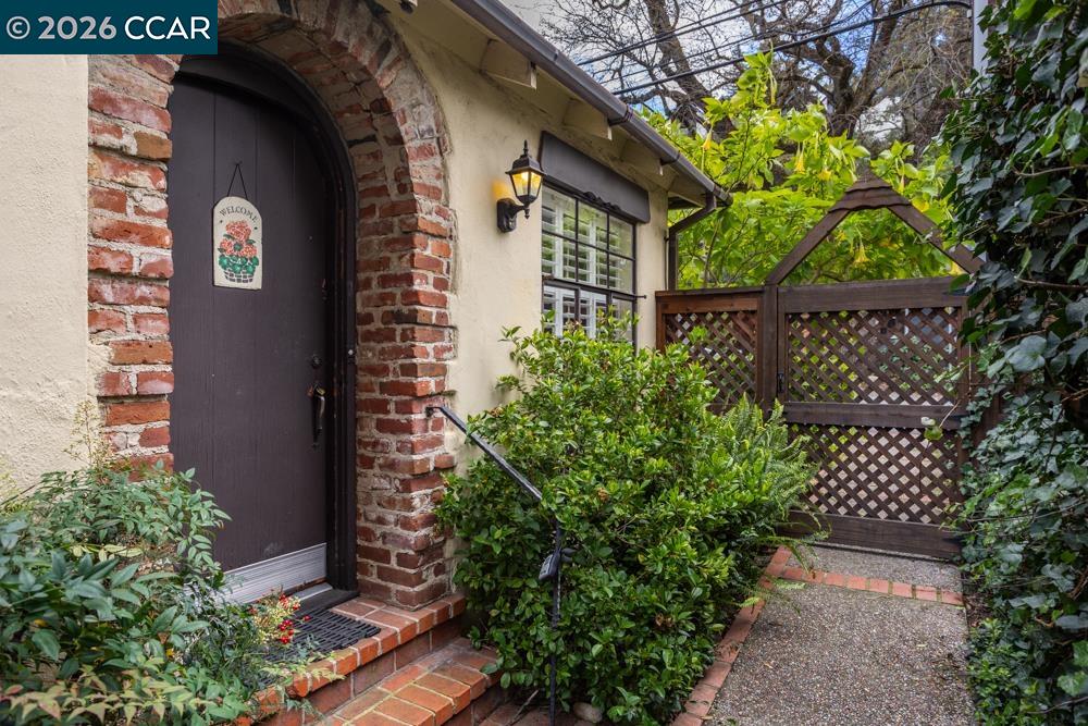 1679 Carmel Dr UNIT 1 and 2, Walnut Creek, CA, 94596