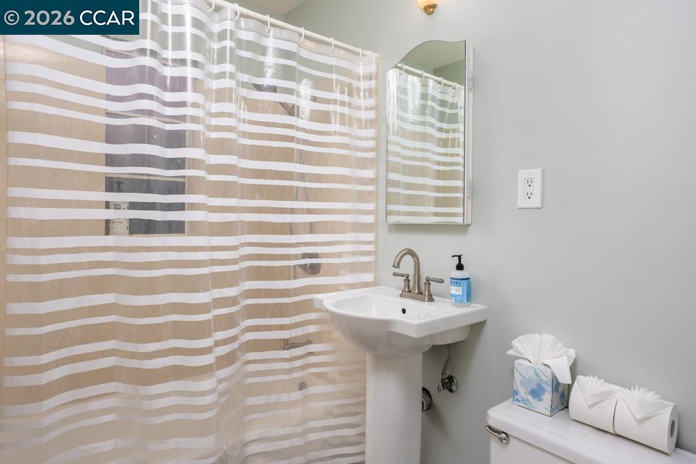 1679 Carmel Dr UNIT 1 and 2, Walnut Creek, CA, 94596