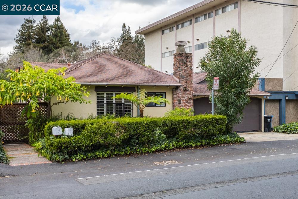 1679 Carmel Dr UNIT 1 and 2, Walnut Creek, CA, 94596