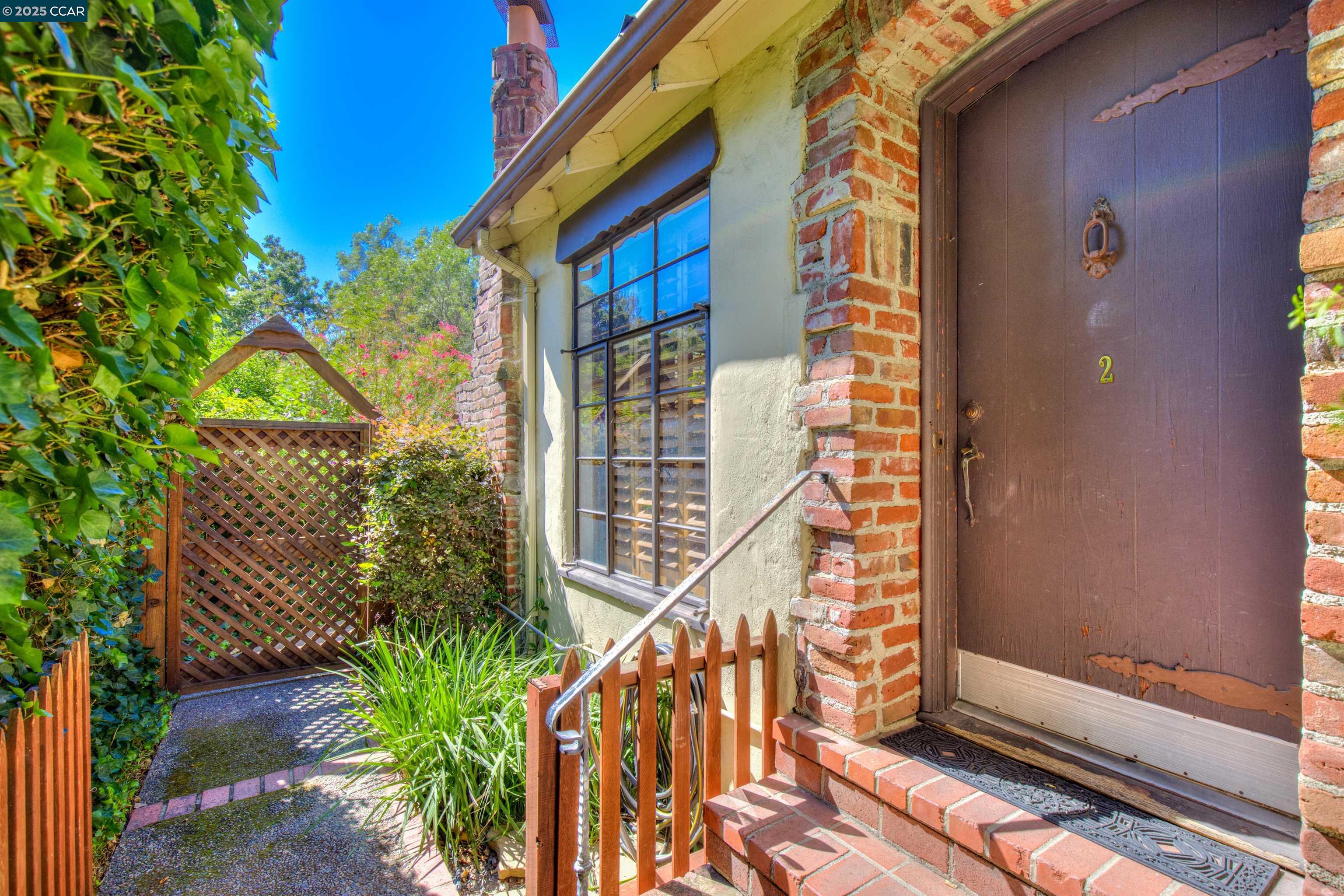 1679 Carmel Dr UNIT 1 and 2, Walnut Creek, CA, 94596