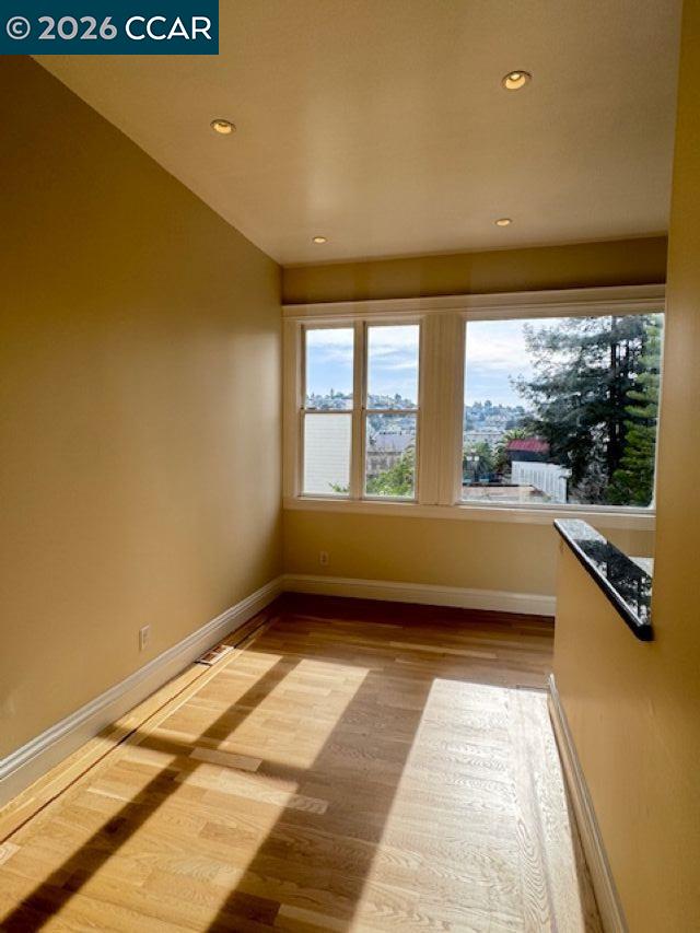 Detail Gallery Image 15 of 38 For 3651 16th, San Francisco,  CA 94114 - 4 Beds | 2 Baths