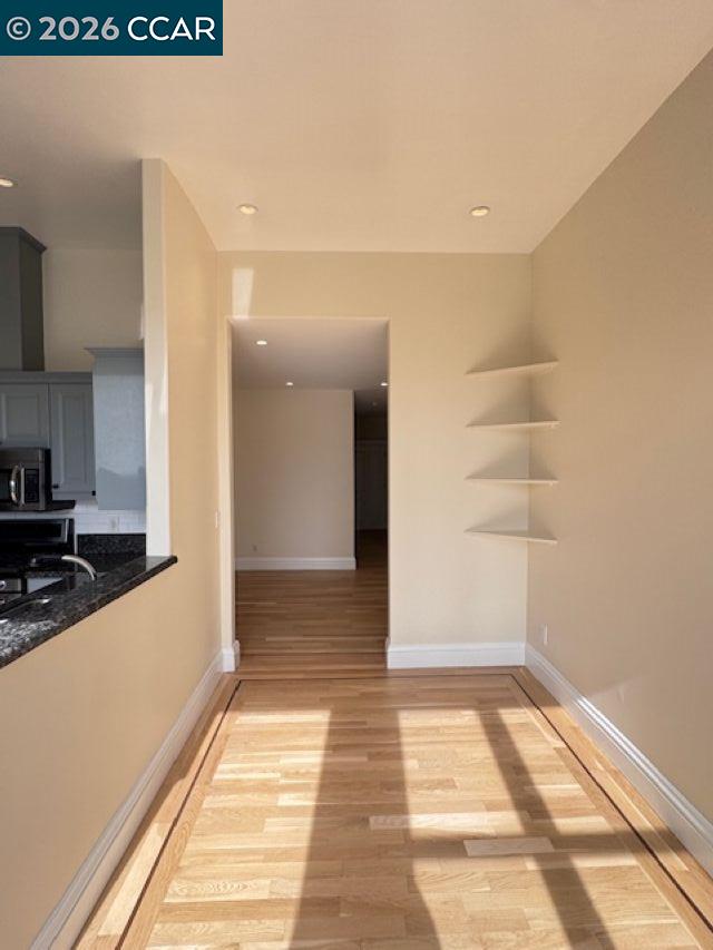 Detail Gallery Image 16 of 38 For 3651 16th, San Francisco,  CA 94114 - 4 Beds | 2 Baths