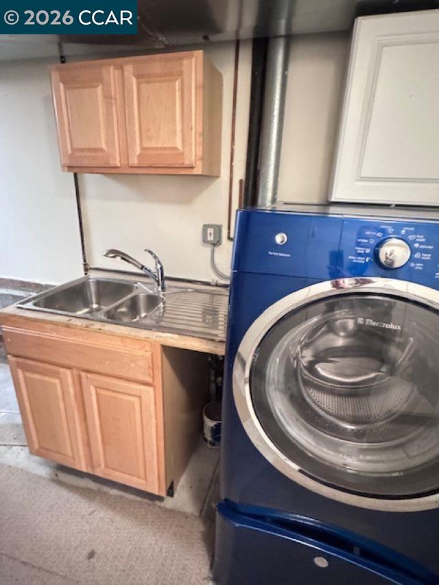 Detail Gallery Image 25 of 38 For 3651 16th, San Francisco,  CA 94114 - 4 Beds | 2 Baths