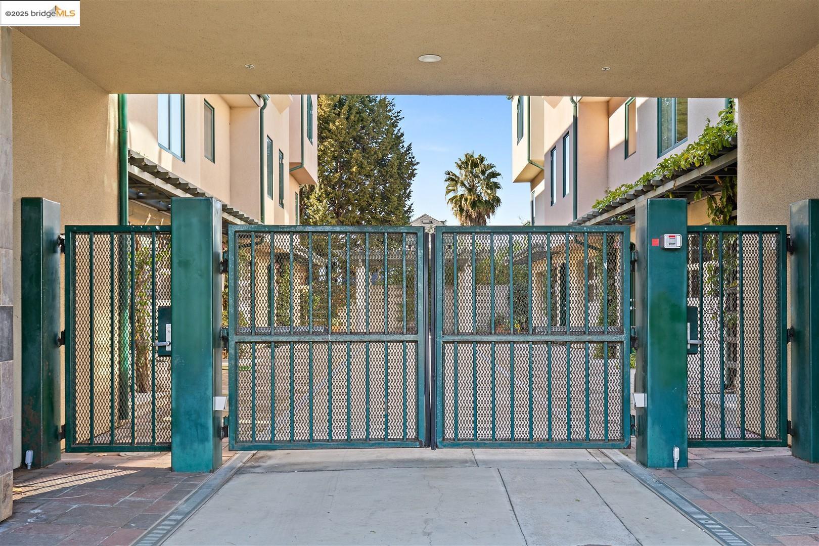 6555 Shattuck Avenue, Oakland, CA, 94609