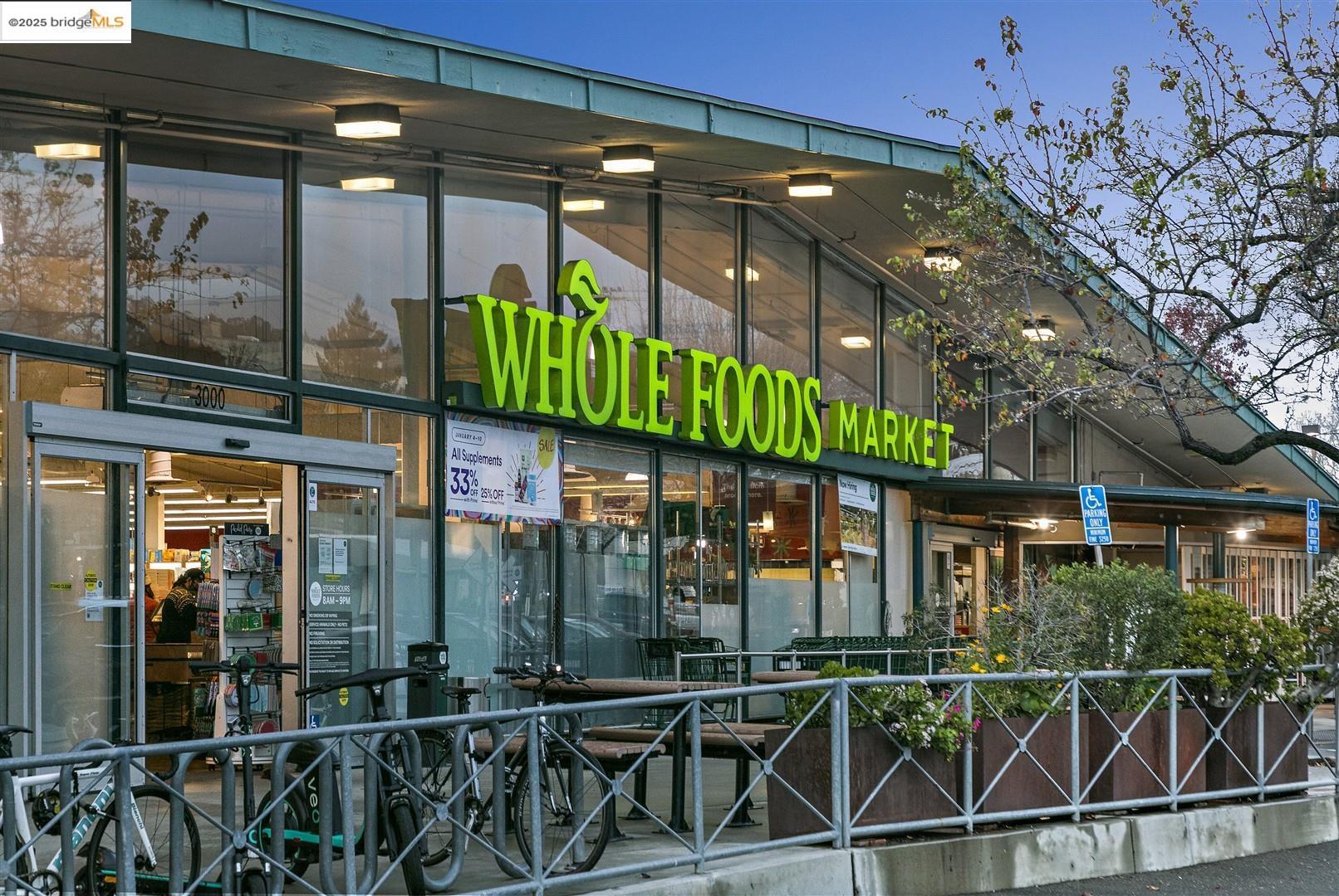 Detail Gallery Image 41 of 44 For 6555 Shattuck Avenue, Oakland,  CA 94609 - 1 Beds | 1/1 Baths