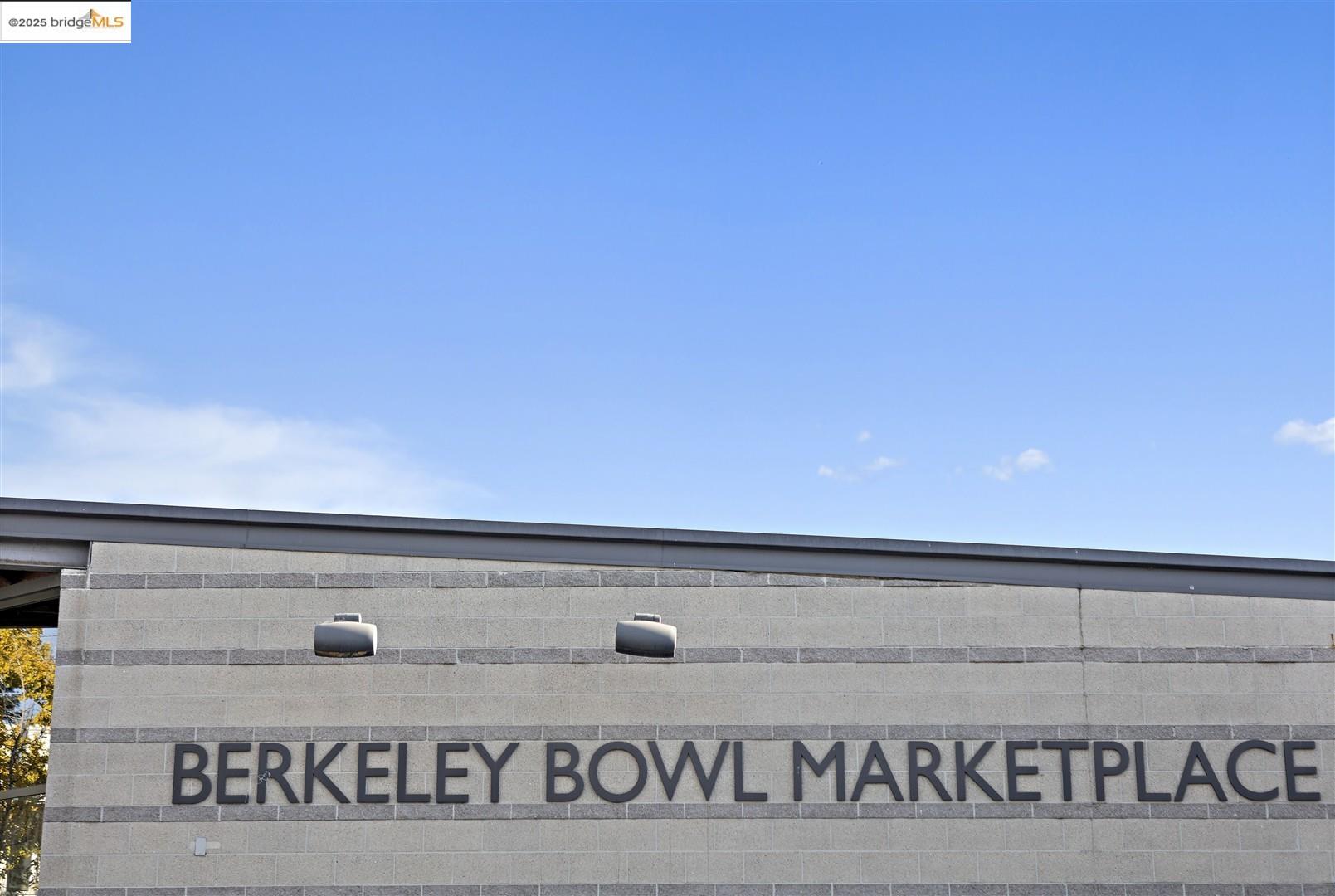 Detail Gallery Image 42 of 44 For 6555 Shattuck Avenue, Oakland,  CA 94609 - 1 Beds | 1/1 Baths