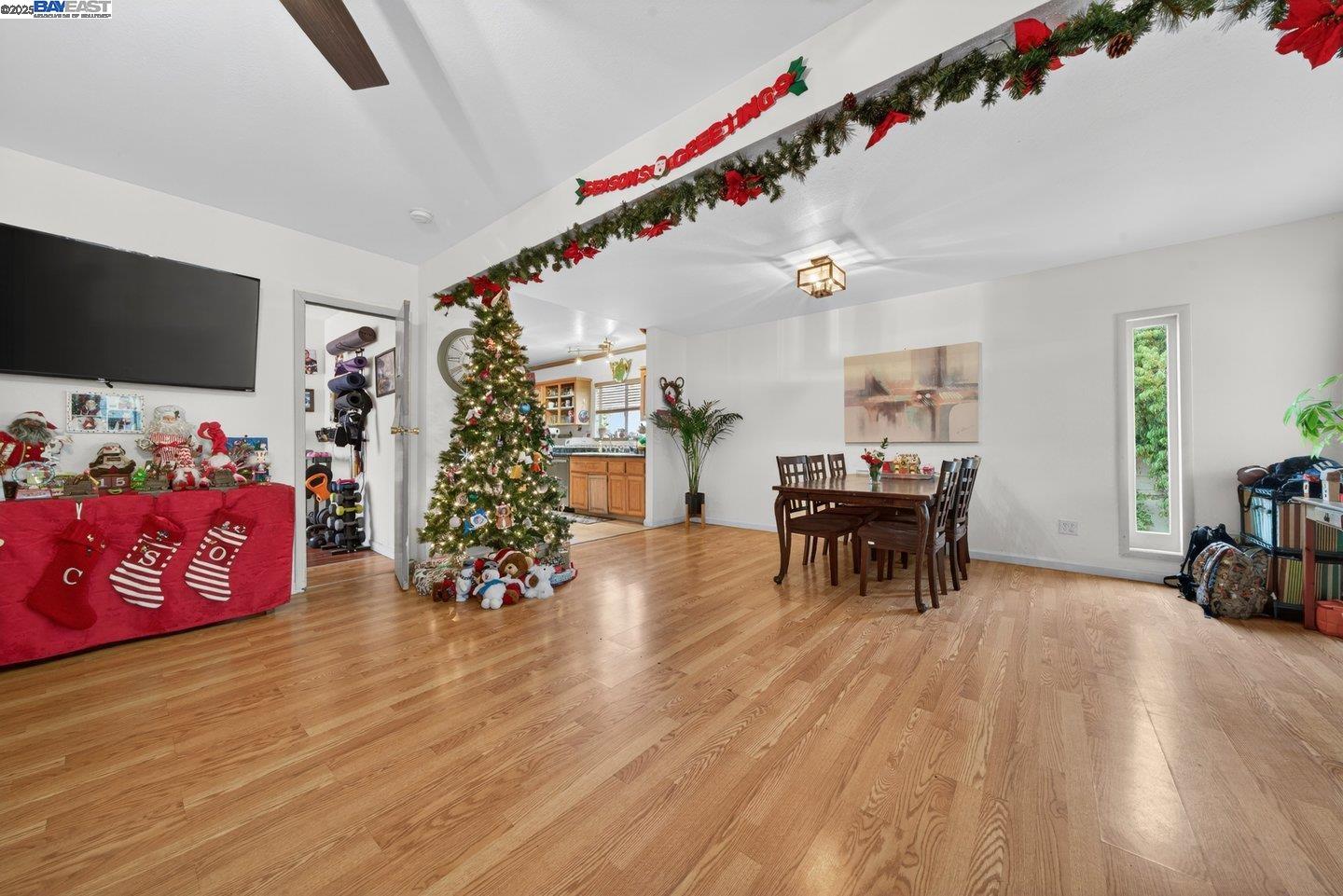 Detail Gallery Image 6 of 40 For 229 Lake Ave, Rodeo,  CA 94572 - 3 Beds | 2 Baths