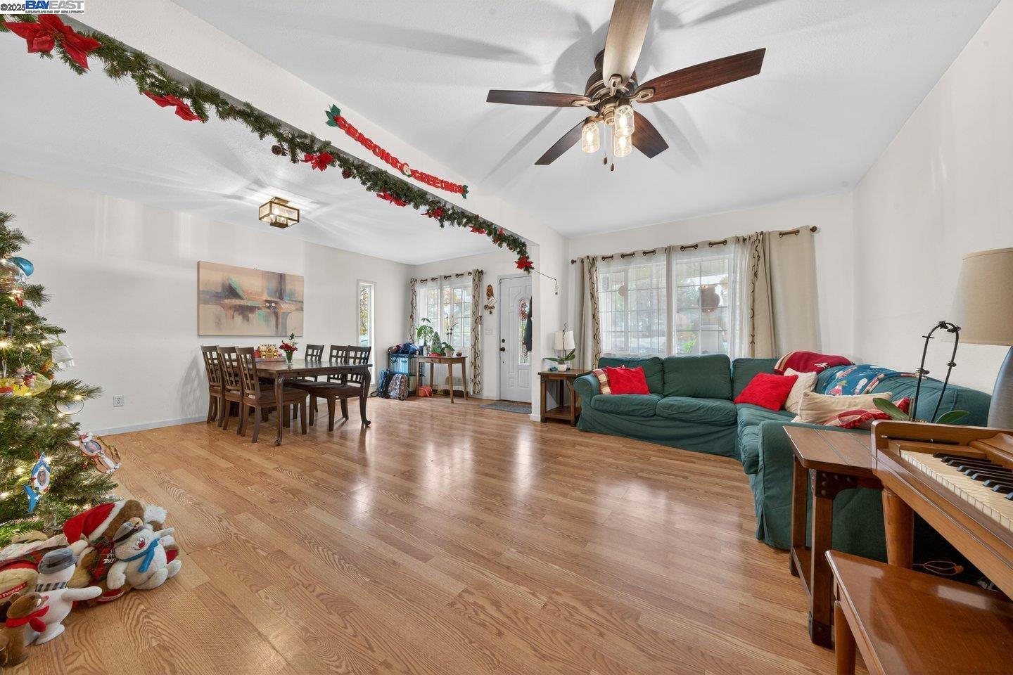 Detail Gallery Image 7 of 40 For 229 Lake Ave, Rodeo,  CA 94572 - 3 Beds | 2 Baths