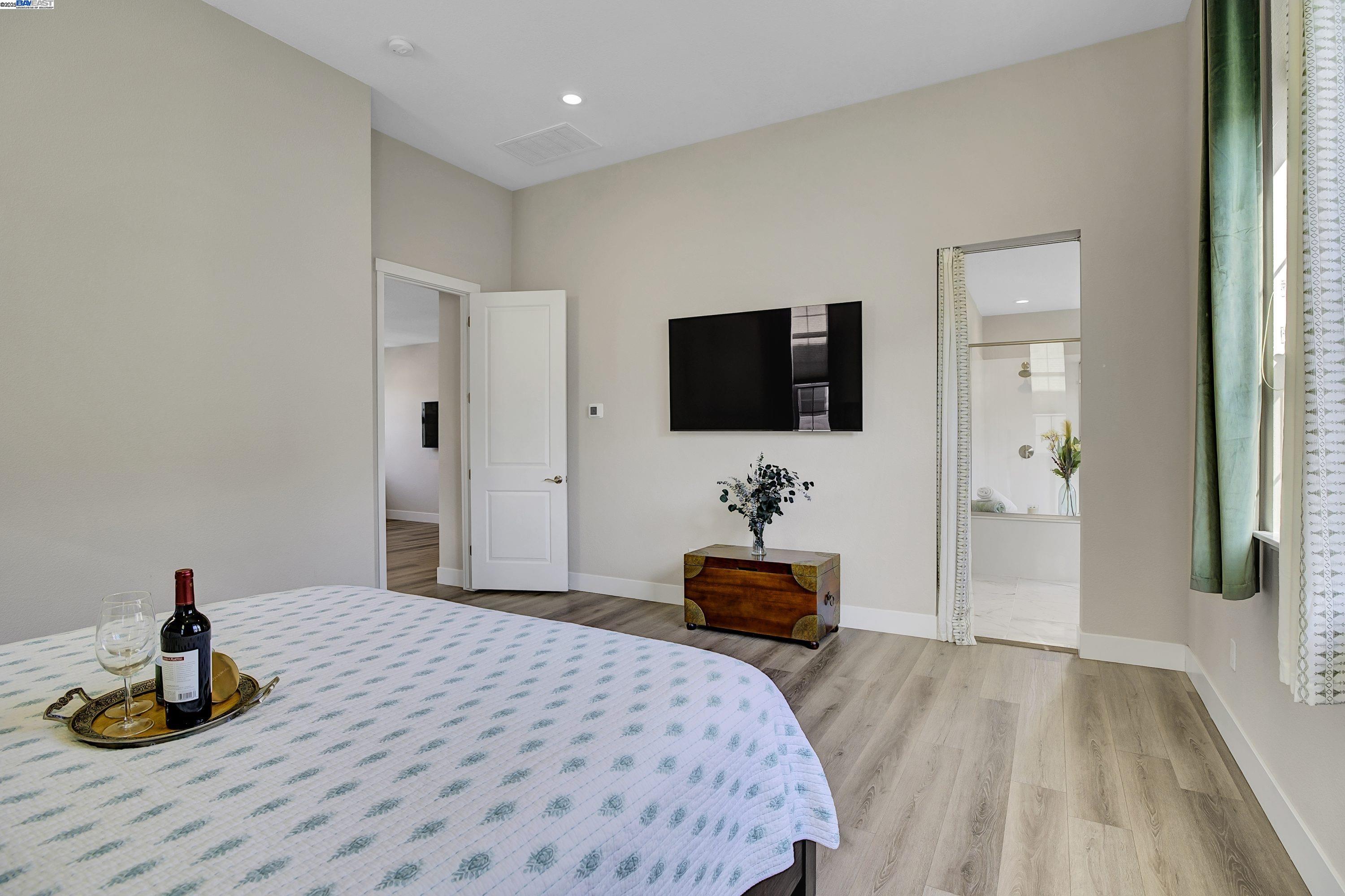 Detail Gallery Image 11 of 39 For 37515 Sea Bank St, Newark,  CA 94560 - 4 Beds | 3 Baths