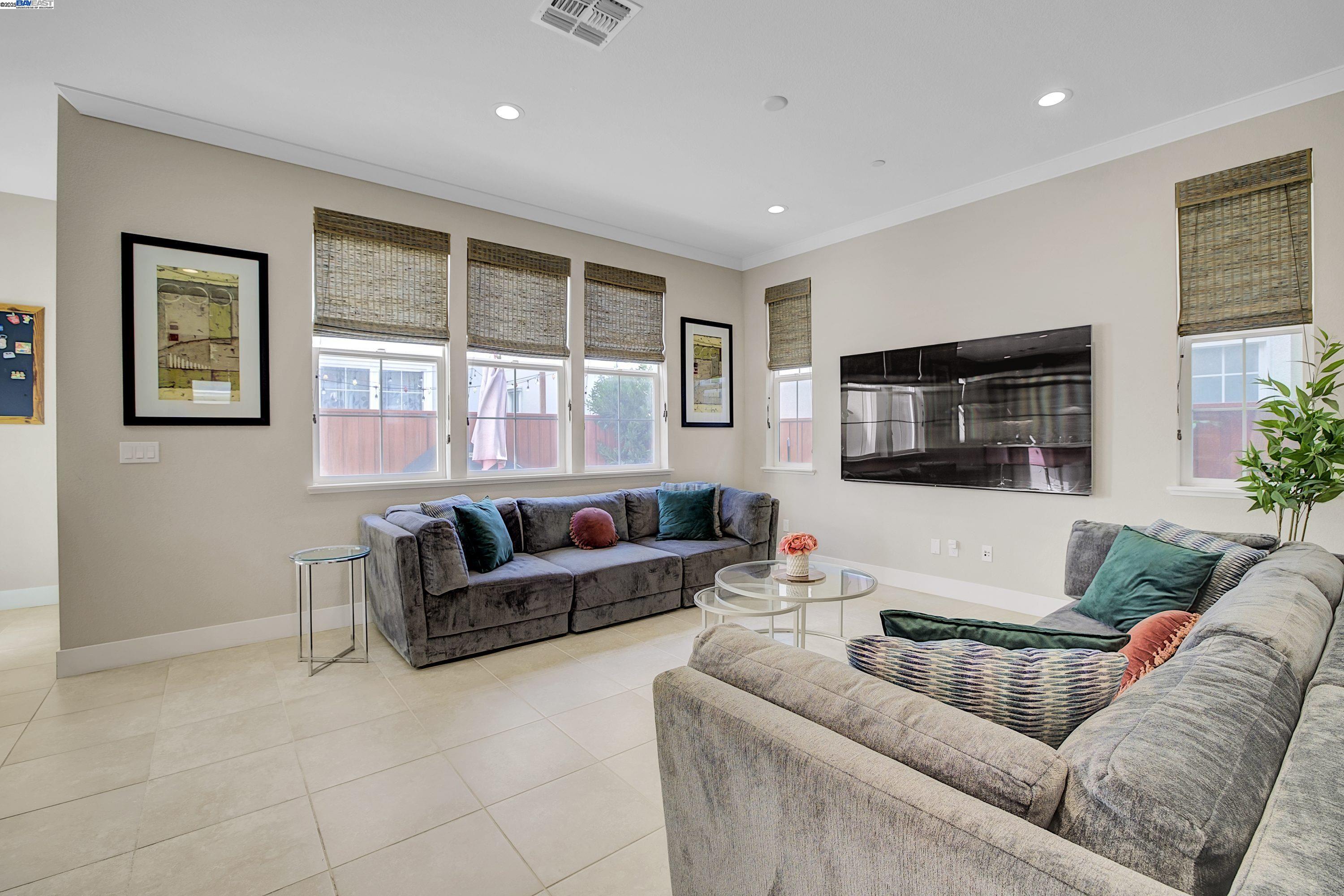 Detail Gallery Image 7 of 39 For 37515 Sea Bank St, Newark,  CA 94560 - 4 Beds | 3 Baths