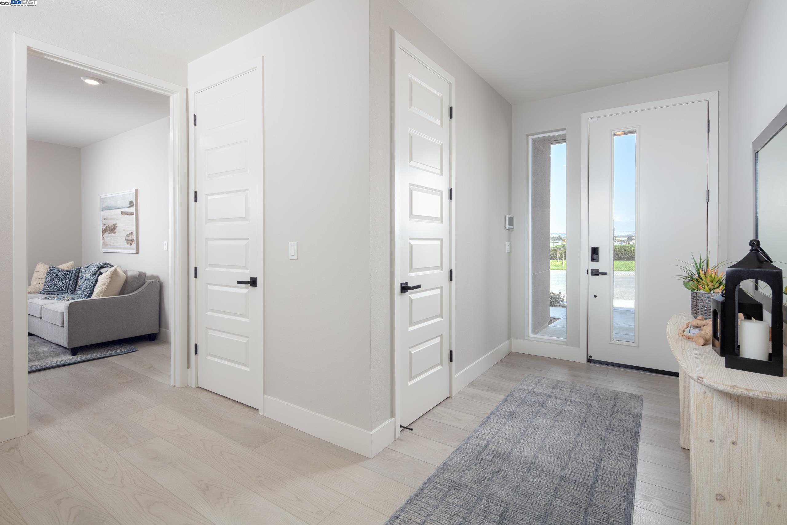 Detail Gallery Image 4 of 8 For 2180 Barnes Wharf Lane, Alameda,  CA 94501 - 3 Beds | 3/1 Baths