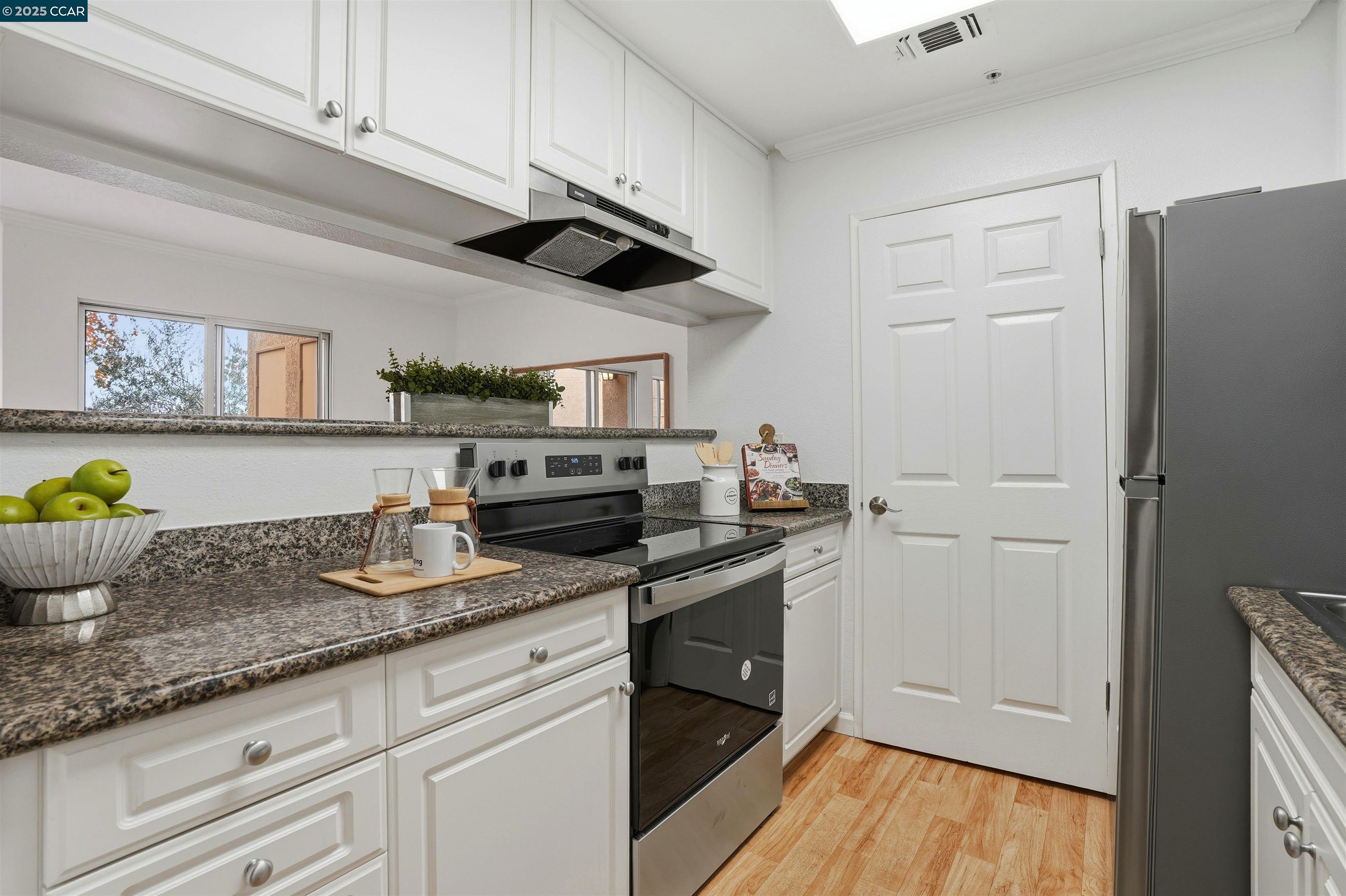 Detail Gallery Image 13 of 31 For 480 Bollinger Canyon Ln #273,  San Ramon,  CA 94582 - 1 Beds | 1 Baths