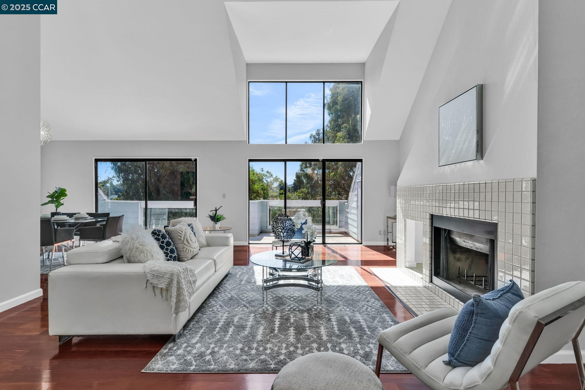 Front Image Thumbnail for CC41119676