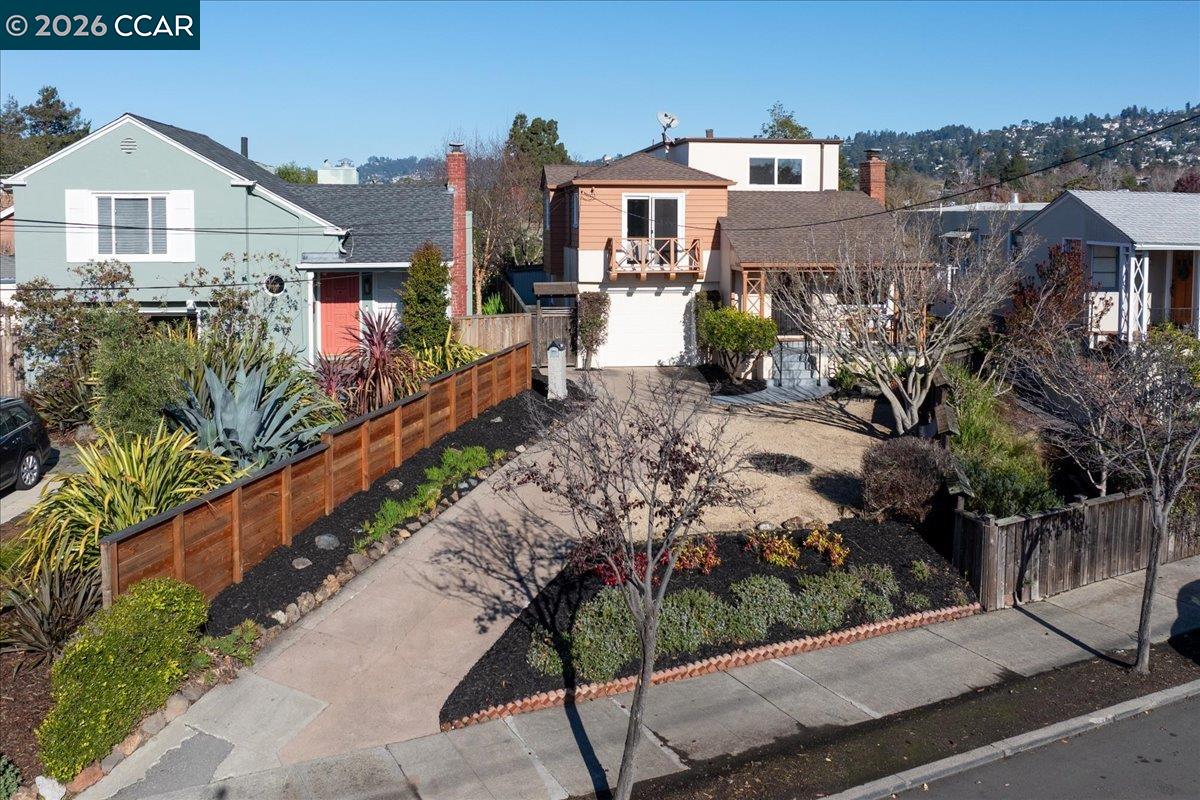 Front Image Thumbnail for CC41119698