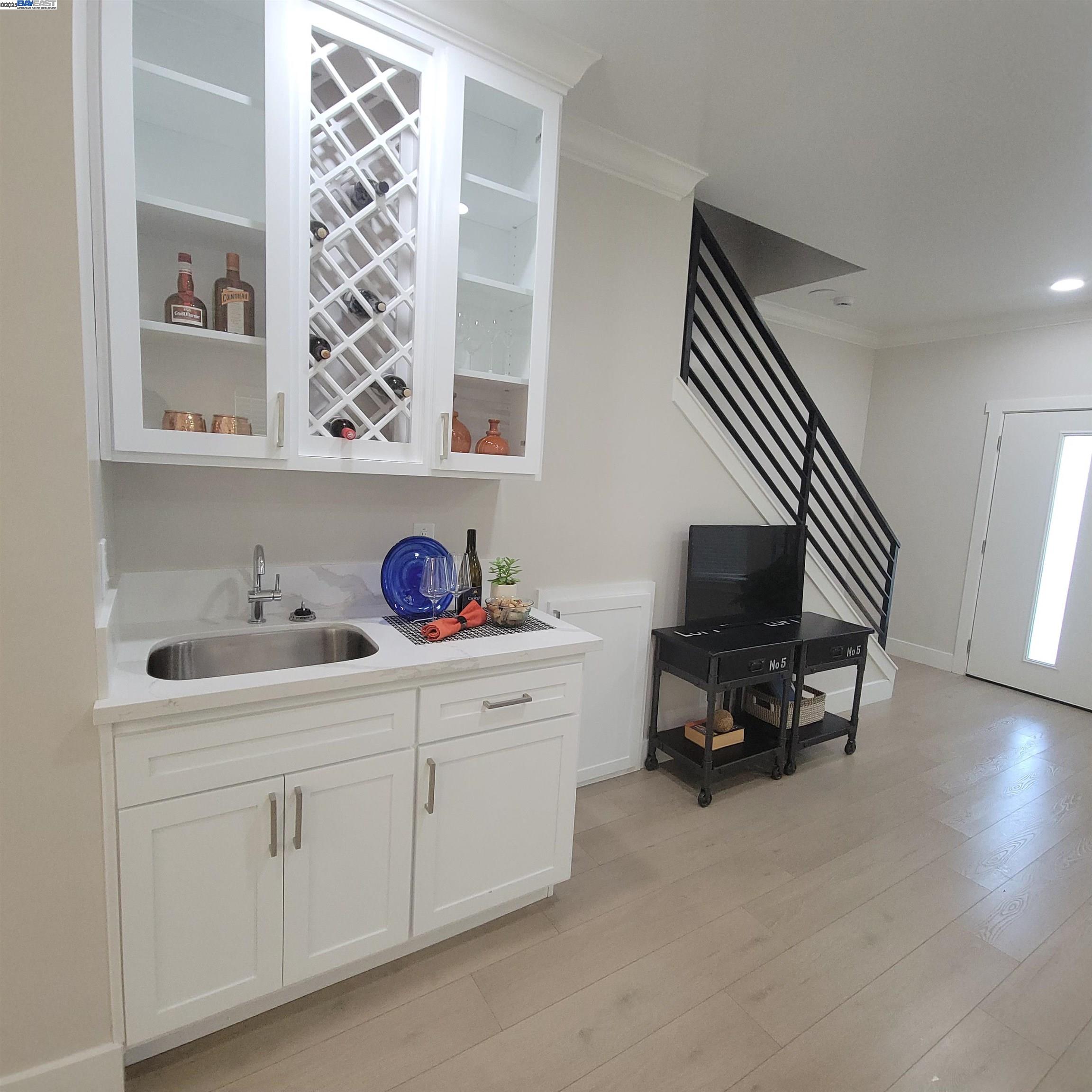 Detail Gallery Image 5 of 18 For 2627 Beaumont St, Sacramento,  CA 95815 - 5 Beds | 3/1 Baths