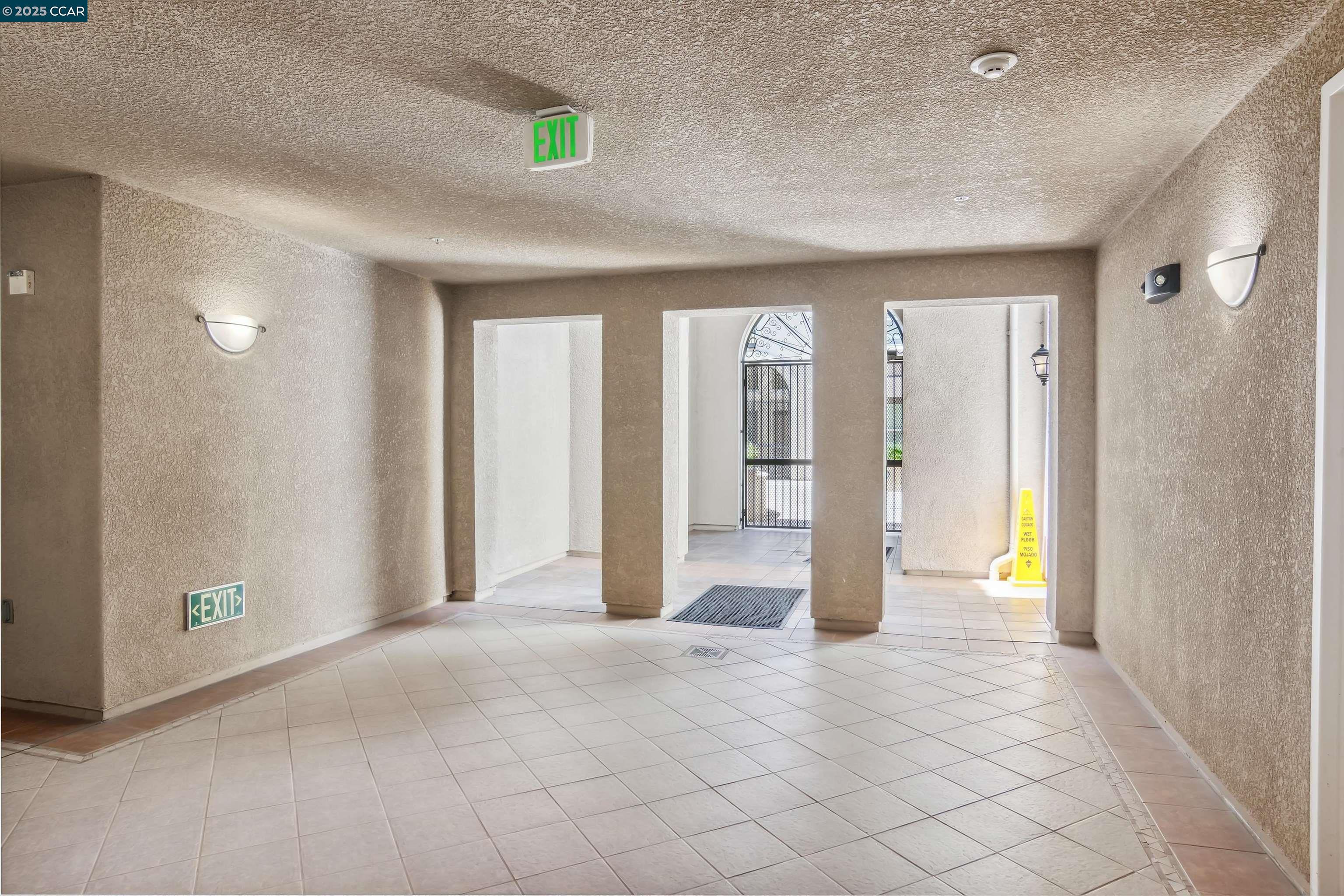 Photo #5: 41119715 Listing: Photo #5