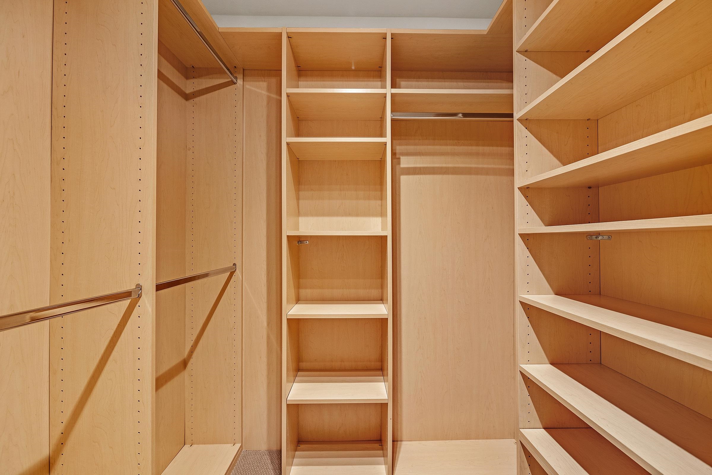 Detail Gallery Image 29 of 31 For 1120 Hollywood Ave #1,  Oakland,  CA 94602 - 3 Beds | 2 Baths