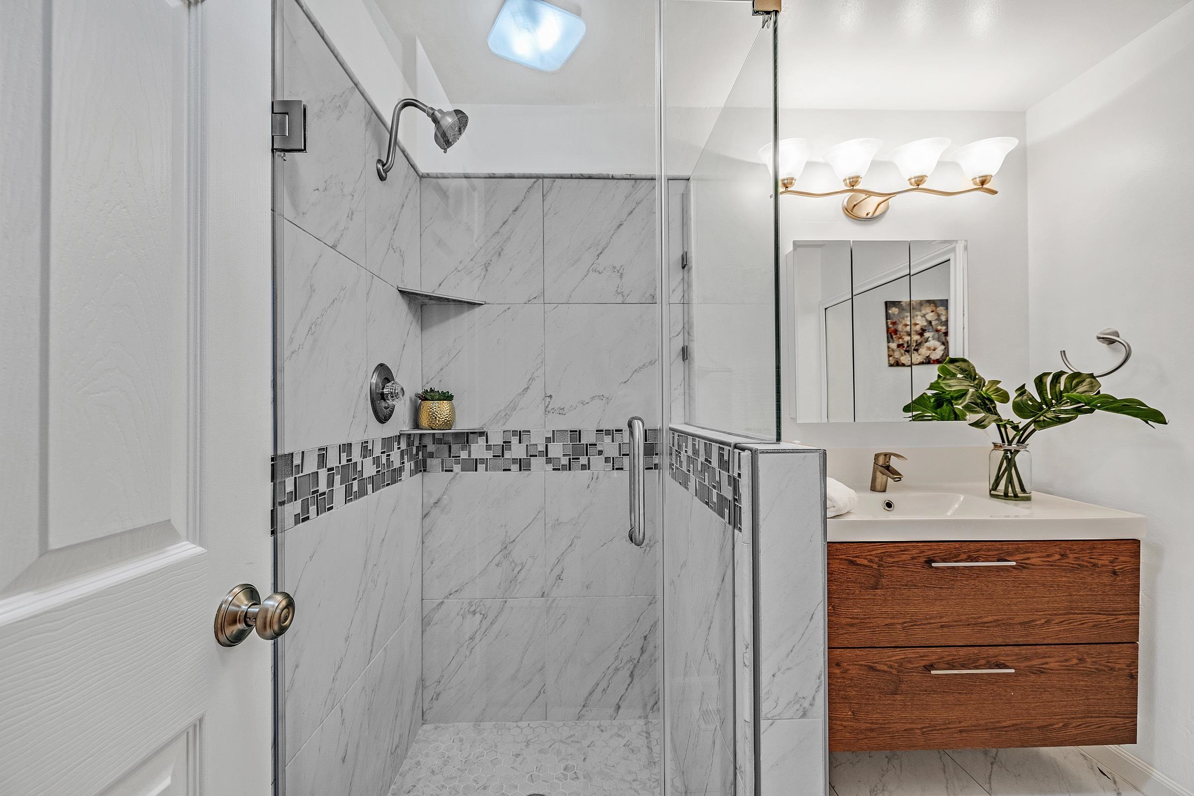 Detail Gallery Image 31 of 31 For 1120 Hollywood Ave #1,  Oakland,  CA 94602 - 3 Beds | 2 Baths