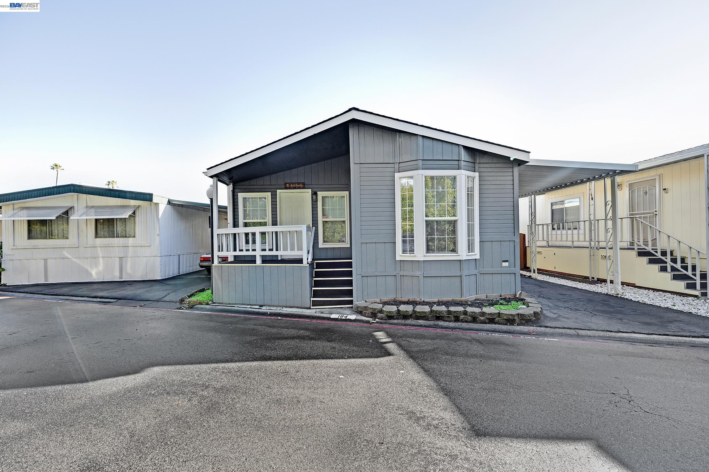 Detail Gallery Image 1 of 1 For 600 E Weddell Drive #184,  Sunnyvale,  CA 94089 - 3 Beds | 2 Baths