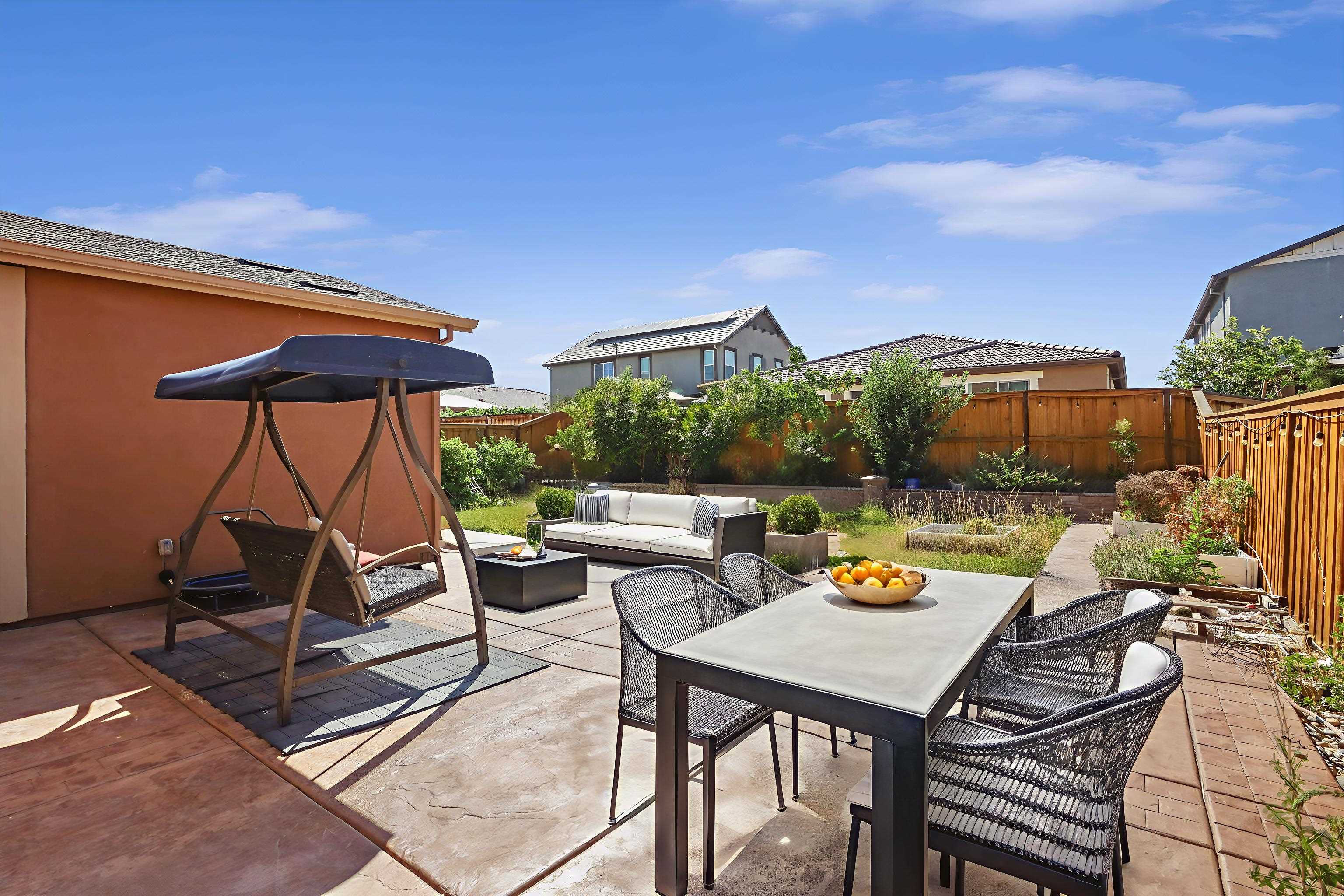 Detail Gallery Image 12 of 51 For 2605 Luna Ave, Tracy,  CA 95377 - 4 Beds | 3 Baths