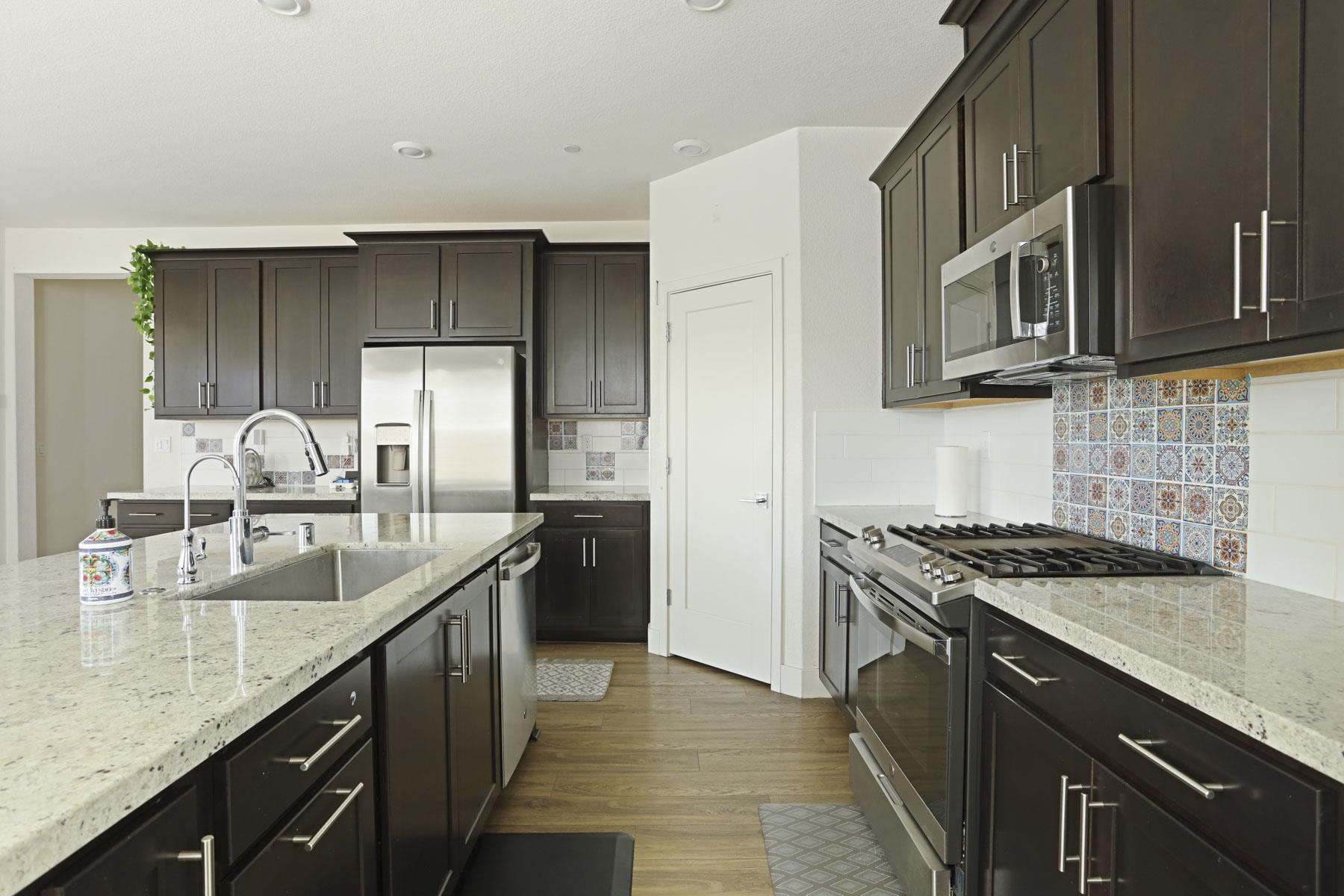 Detail Gallery Image 20 of 51 For 2605 Luna Ave, Tracy,  CA 95377 - 4 Beds | 3 Baths