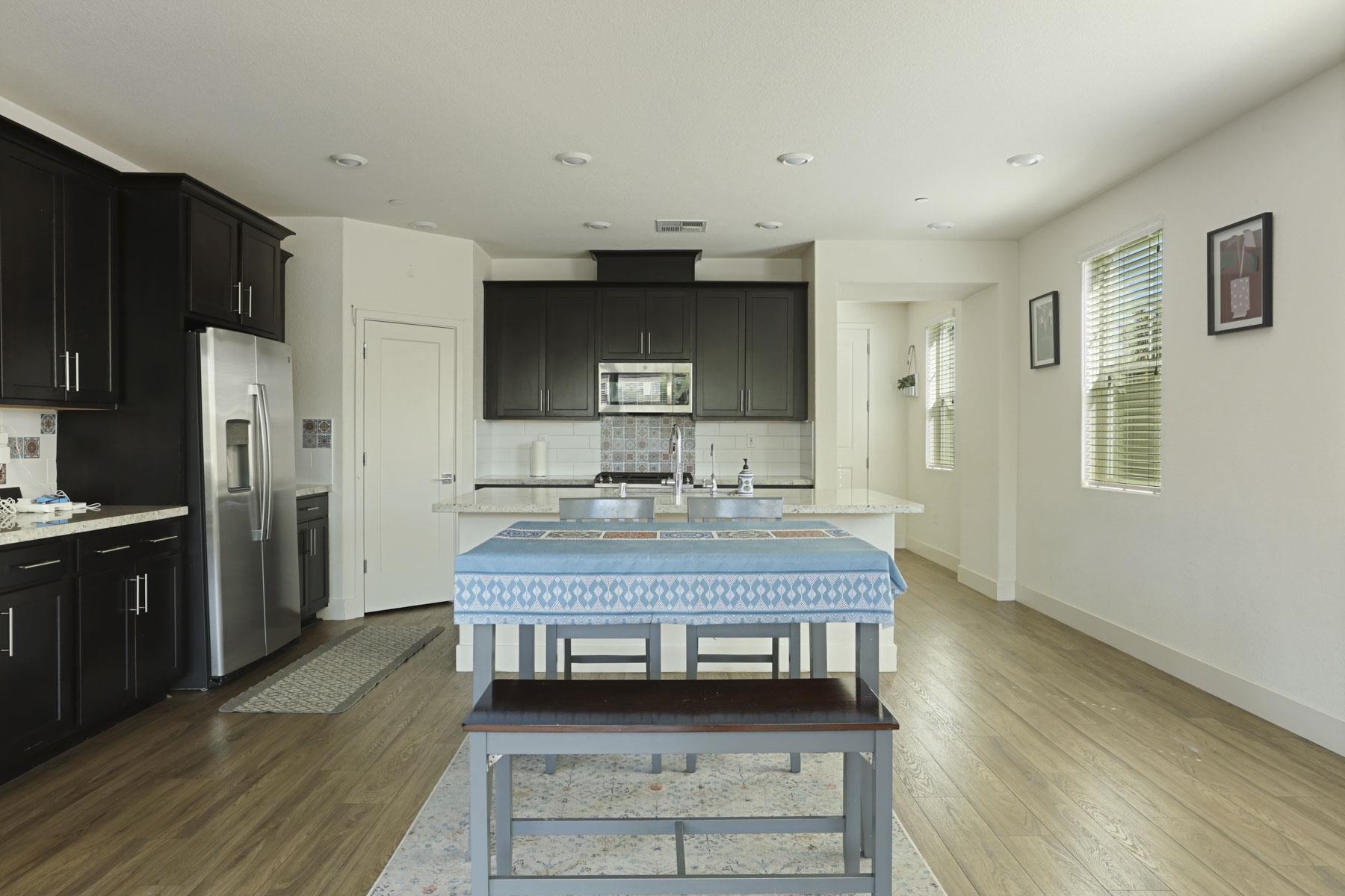 Detail Gallery Image 23 of 51 For 2605 Luna Ave, Tracy,  CA 95377 - 4 Beds | 3 Baths