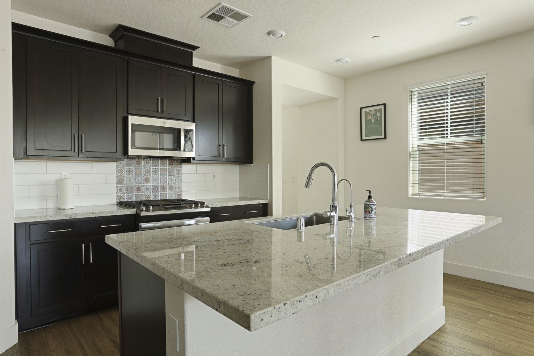 Detail Gallery Image 25 of 51 For 2605 Luna Ave, Tracy,  CA 95377 - 4 Beds | 3 Baths