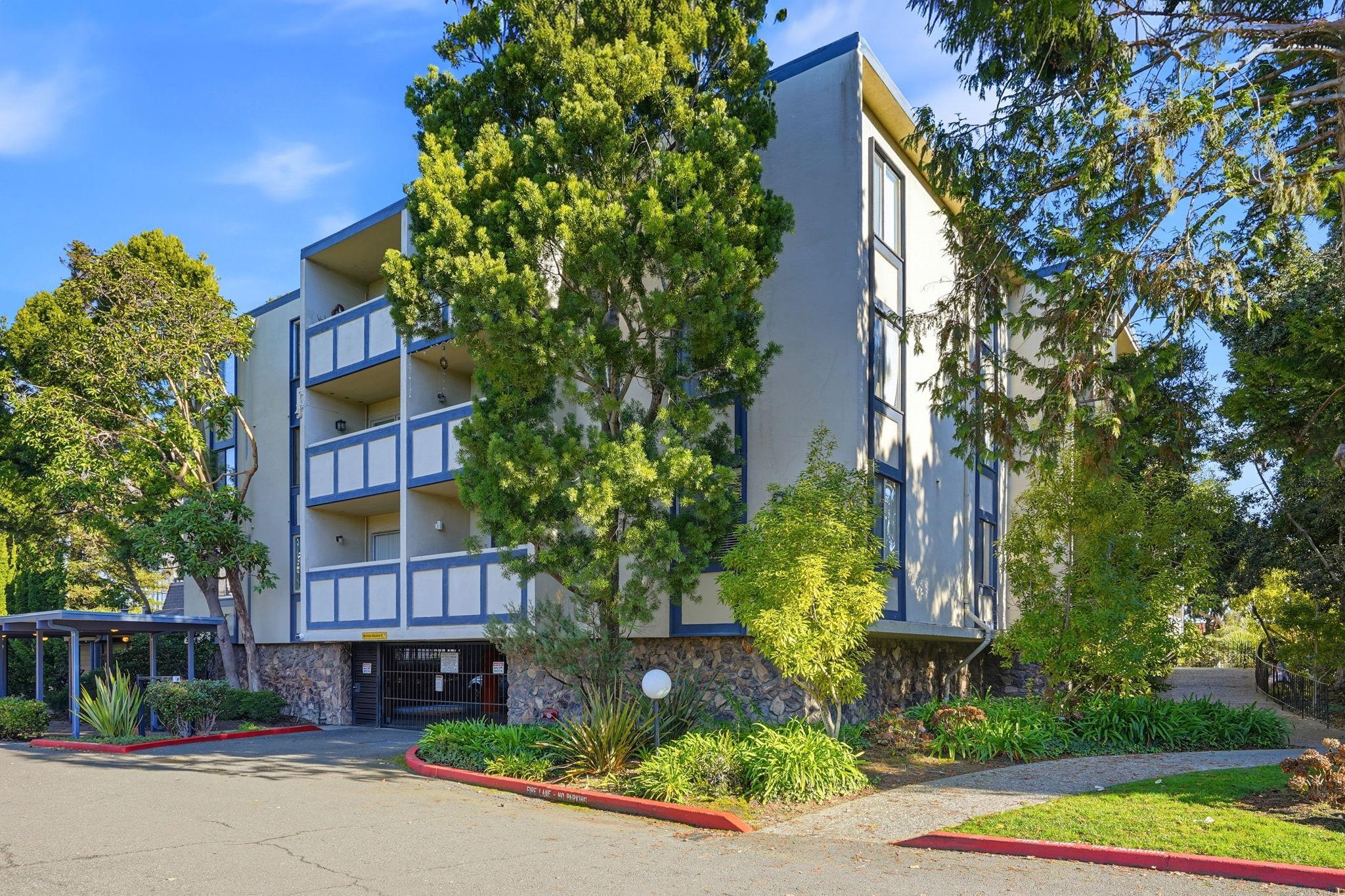 Front Image Thumbnail for BE41119757