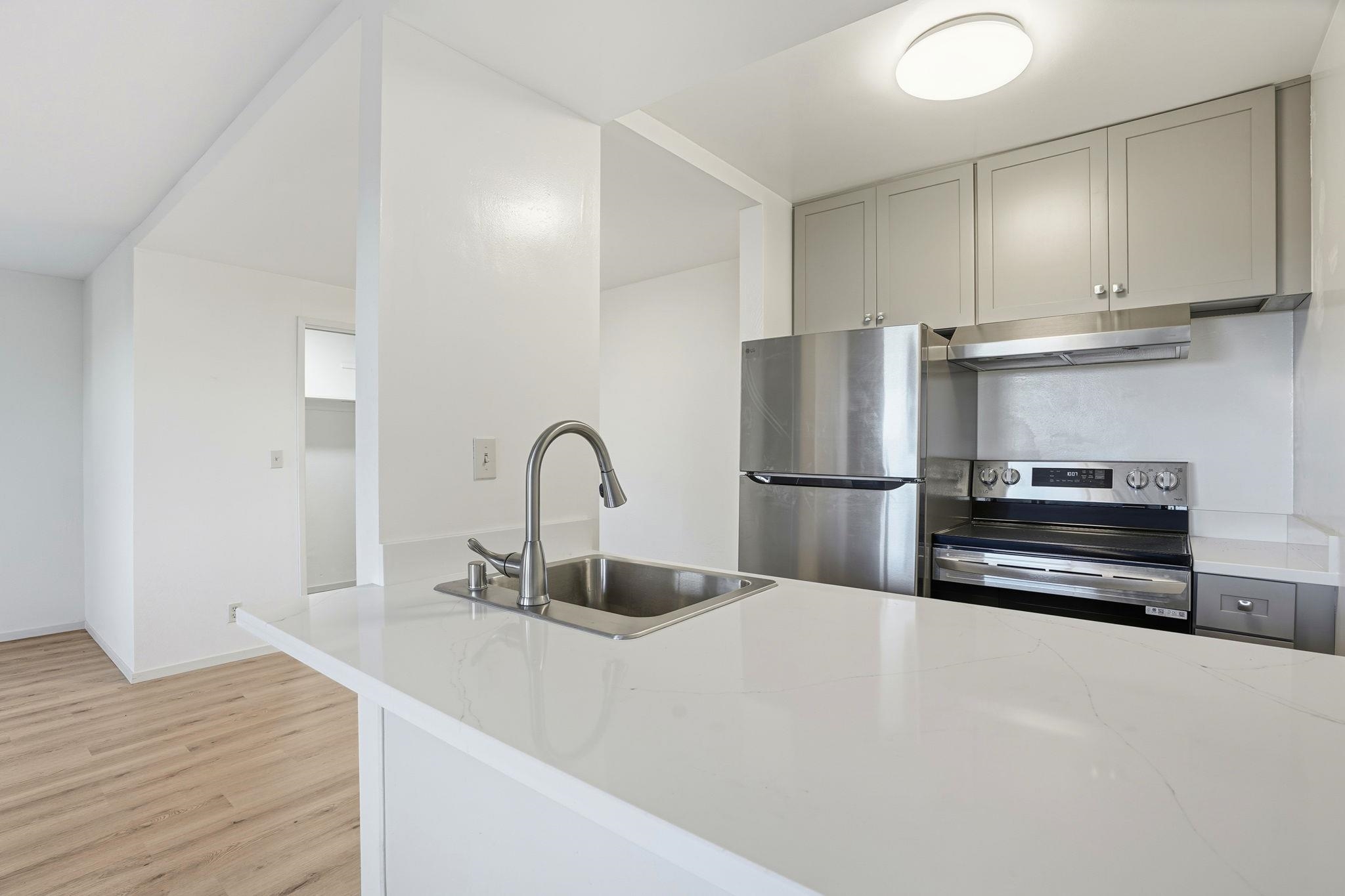 Detail Gallery Image 5 of 24 For 955 Shorepoint Ct #110,  Alameda,  CA 94501 - 0 Beds | 1 Baths