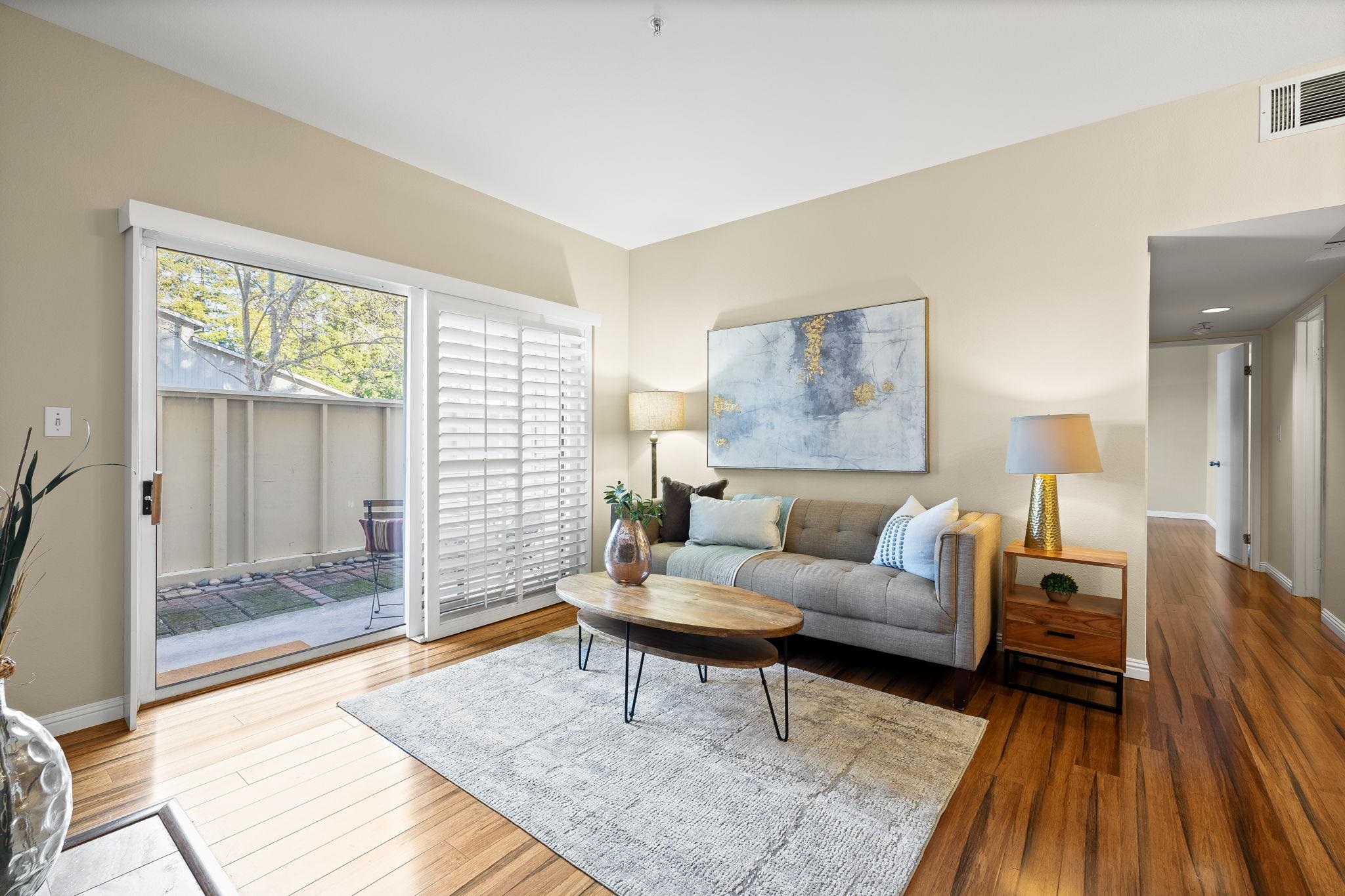 Front Image Thumbnail for CC41119775