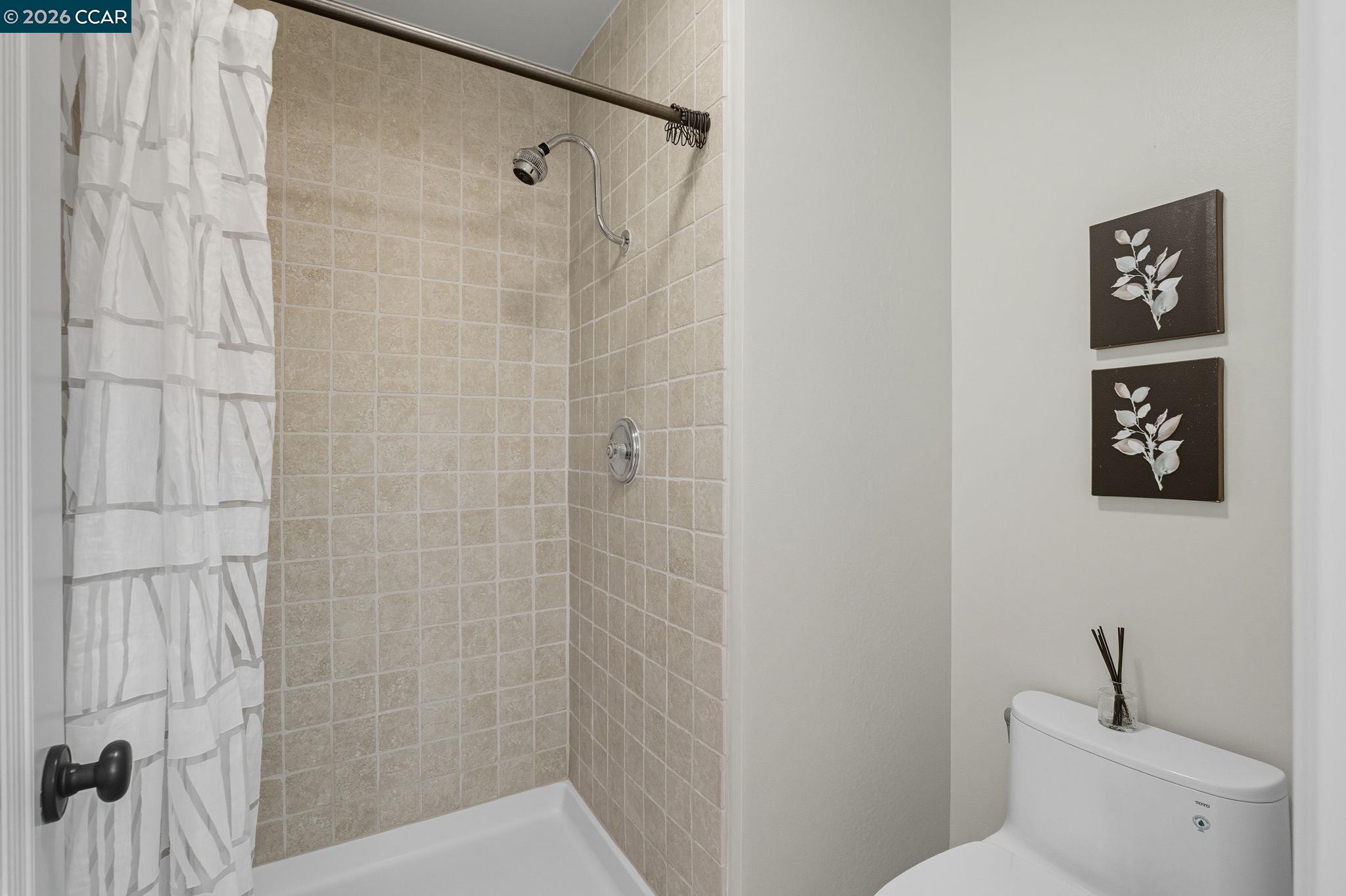 Detail Gallery Image 16 of 31 For 1585 Moraga Way, Moraga,  CA 94556 - 3 Beds | 2/1 Baths