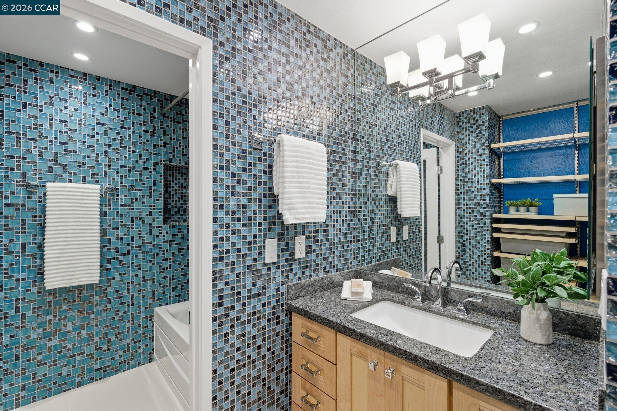 Detail Gallery Image 18 of 31 For 1585 Moraga Way, Moraga,  CA 94556 - 3 Beds | 2/1 Baths