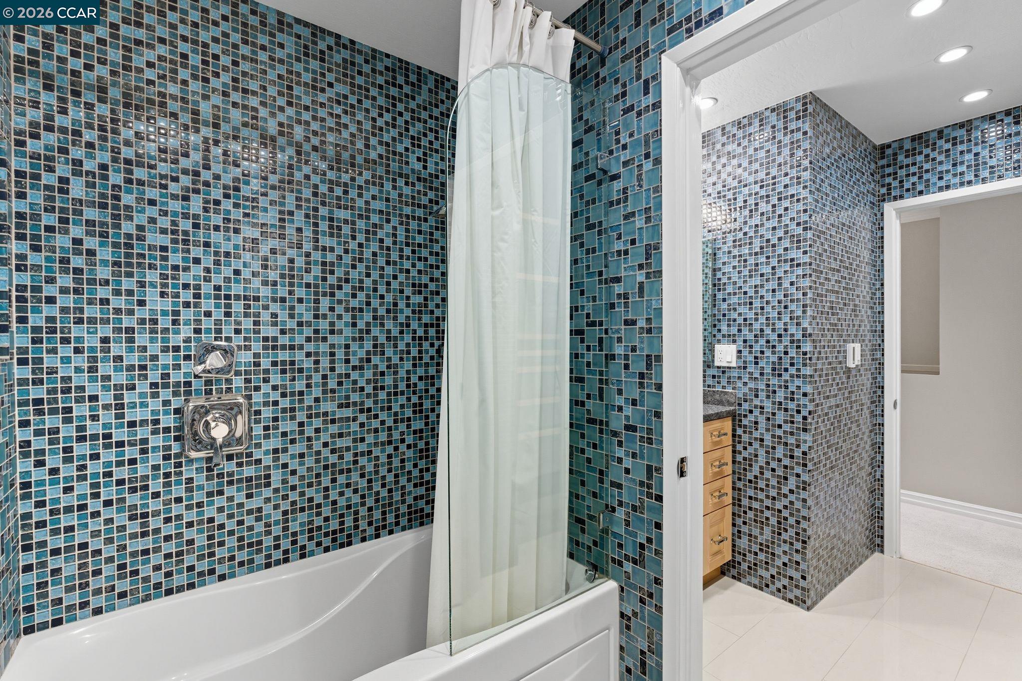 Detail Gallery Image 19 of 31 For 1585 Moraga Way, Moraga,  CA 94556 - 3 Beds | 2/1 Baths