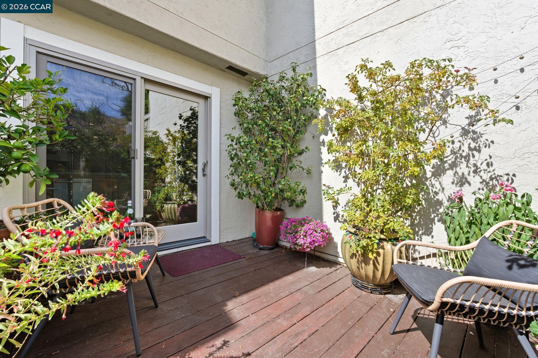 Detail Gallery Image 3 of 31 For 1585 Moraga Way, Moraga,  CA 94556 - 3 Beds | 2/1 Baths