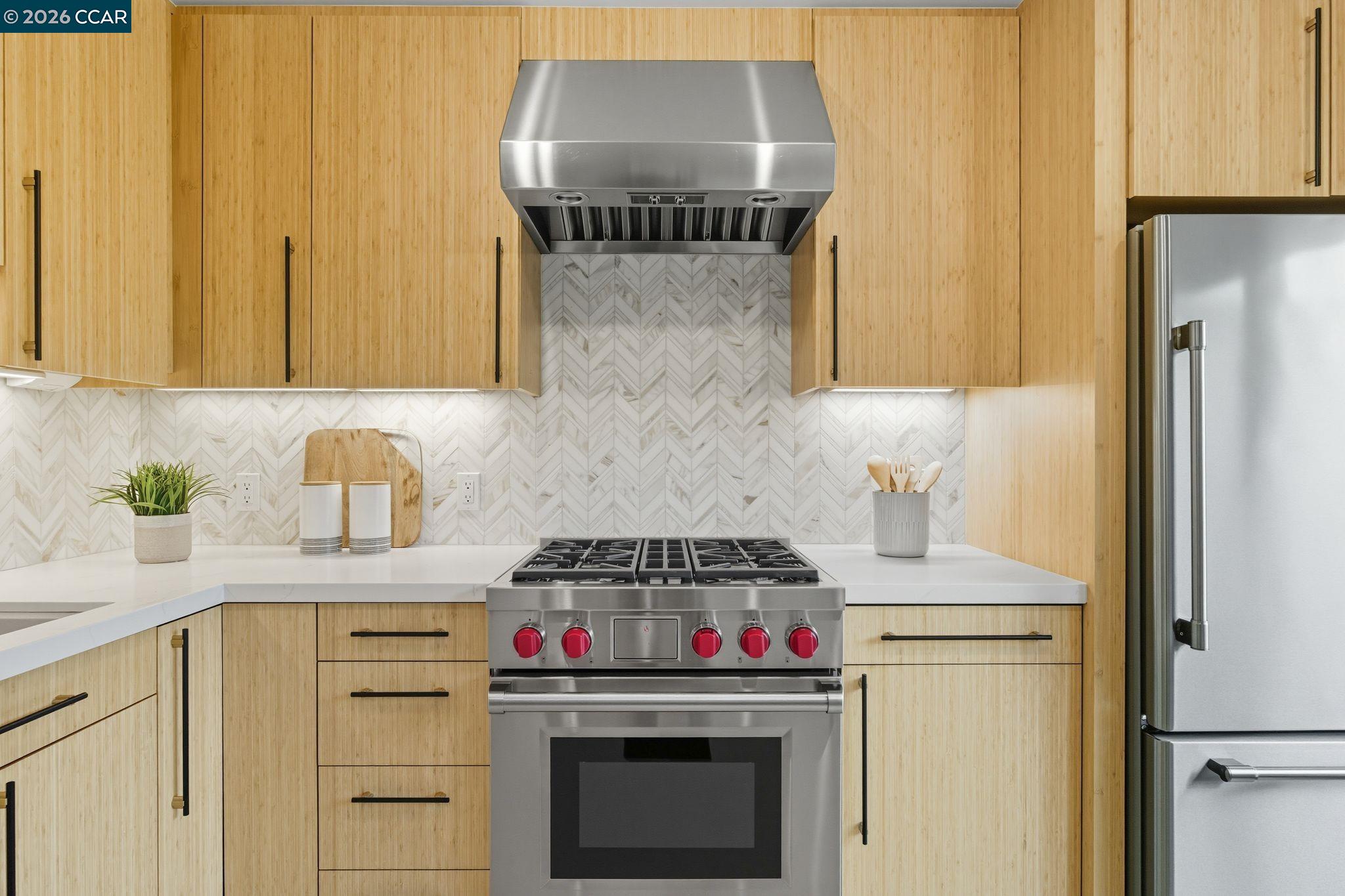 Detail Gallery Image 5 of 31 For 1585 Moraga Way, Moraga,  CA 94556 - 3 Beds | 2/1 Baths