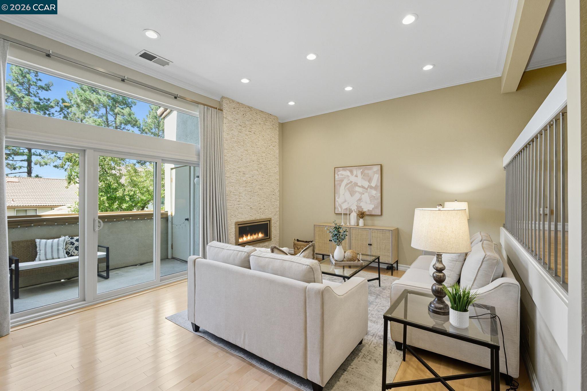 Detail Gallery Image 9 of 31 For 1585 Moraga Way, Moraga,  CA 94556 - 3 Beds | 2/1 Baths