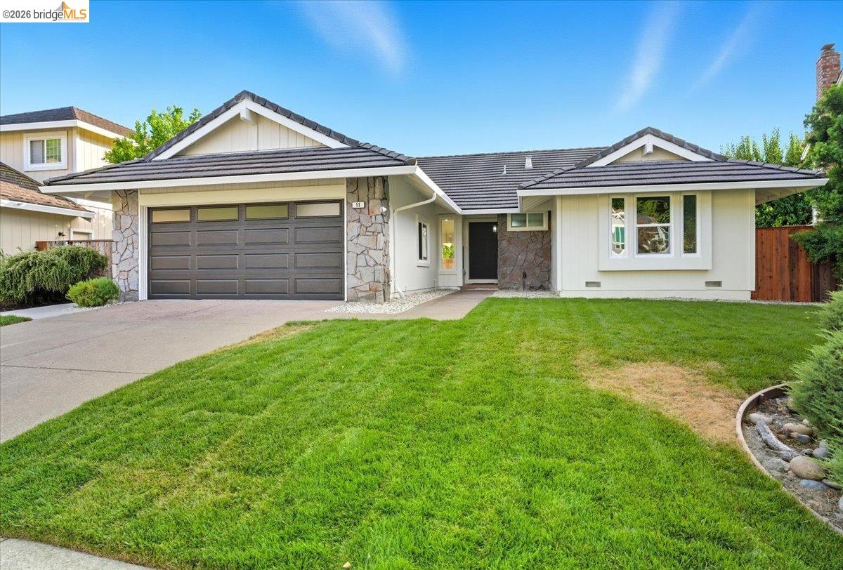 Detail Gallery Image 2 of 35 For 11 Paddock Ct, Pleasant Hill,  CA 94523 - 3 Beds | 2 Baths