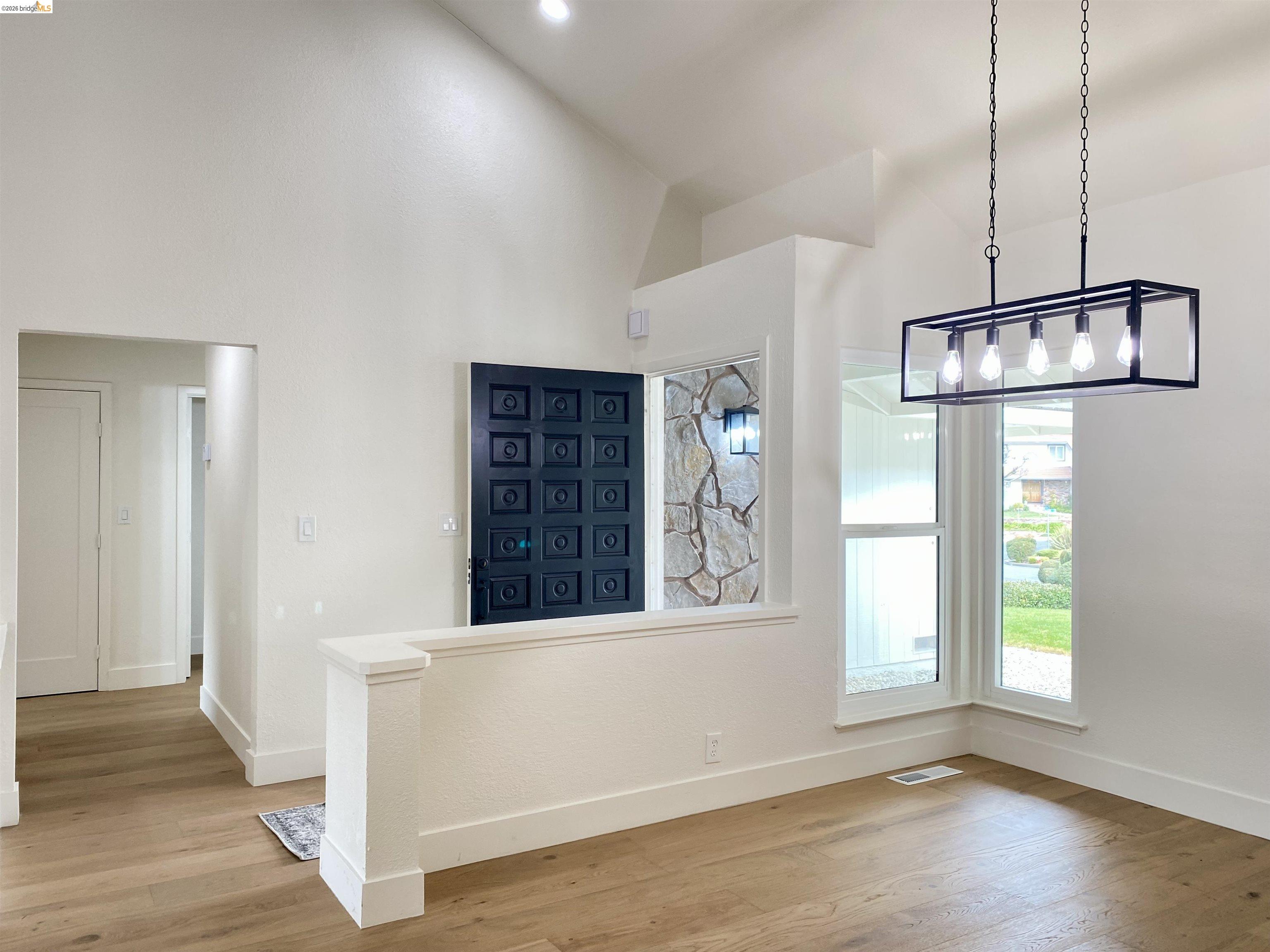 Detail Gallery Image 4 of 35 For 11 Paddock Ct, Pleasant Hill,  CA 94523 - 3 Beds | 2 Baths