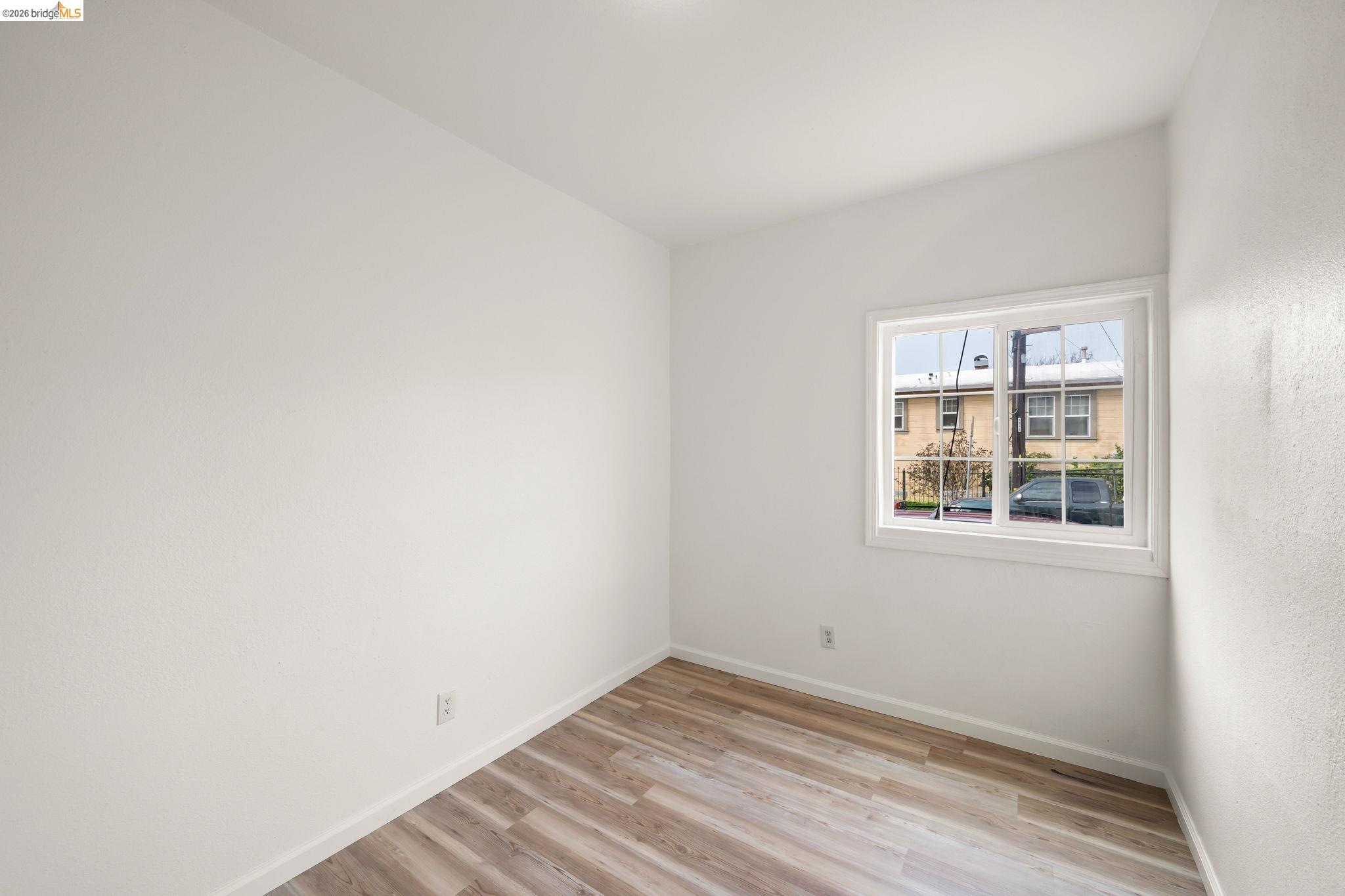 Detail Gallery Image 11 of 23 For 400 Bissell, Richmond,  CA 94801 - 4 Beds | 2 Baths