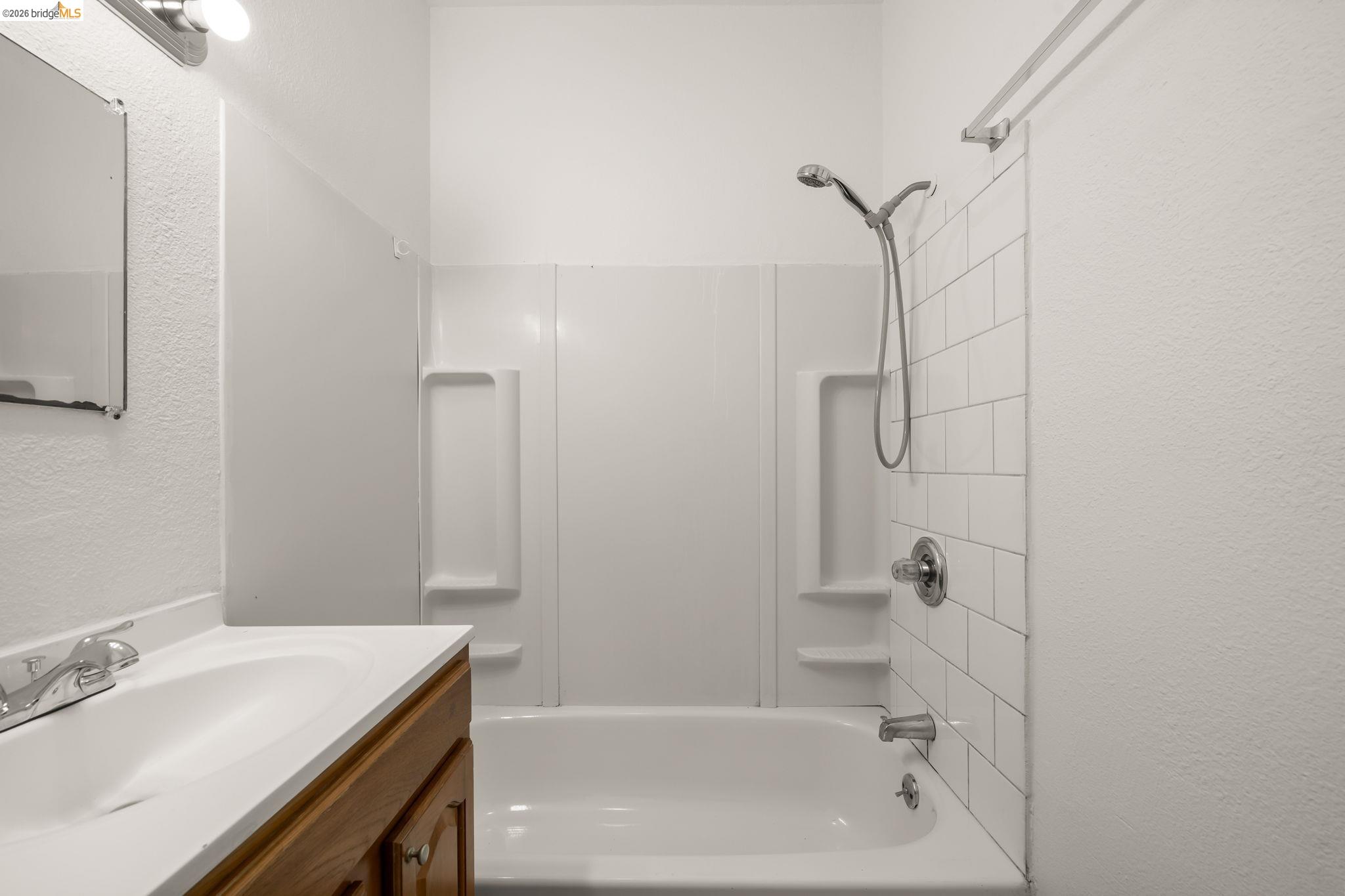 Detail Gallery Image 15 of 23 For 400 Bissell, Richmond,  CA 94801 - 4 Beds | 2 Baths