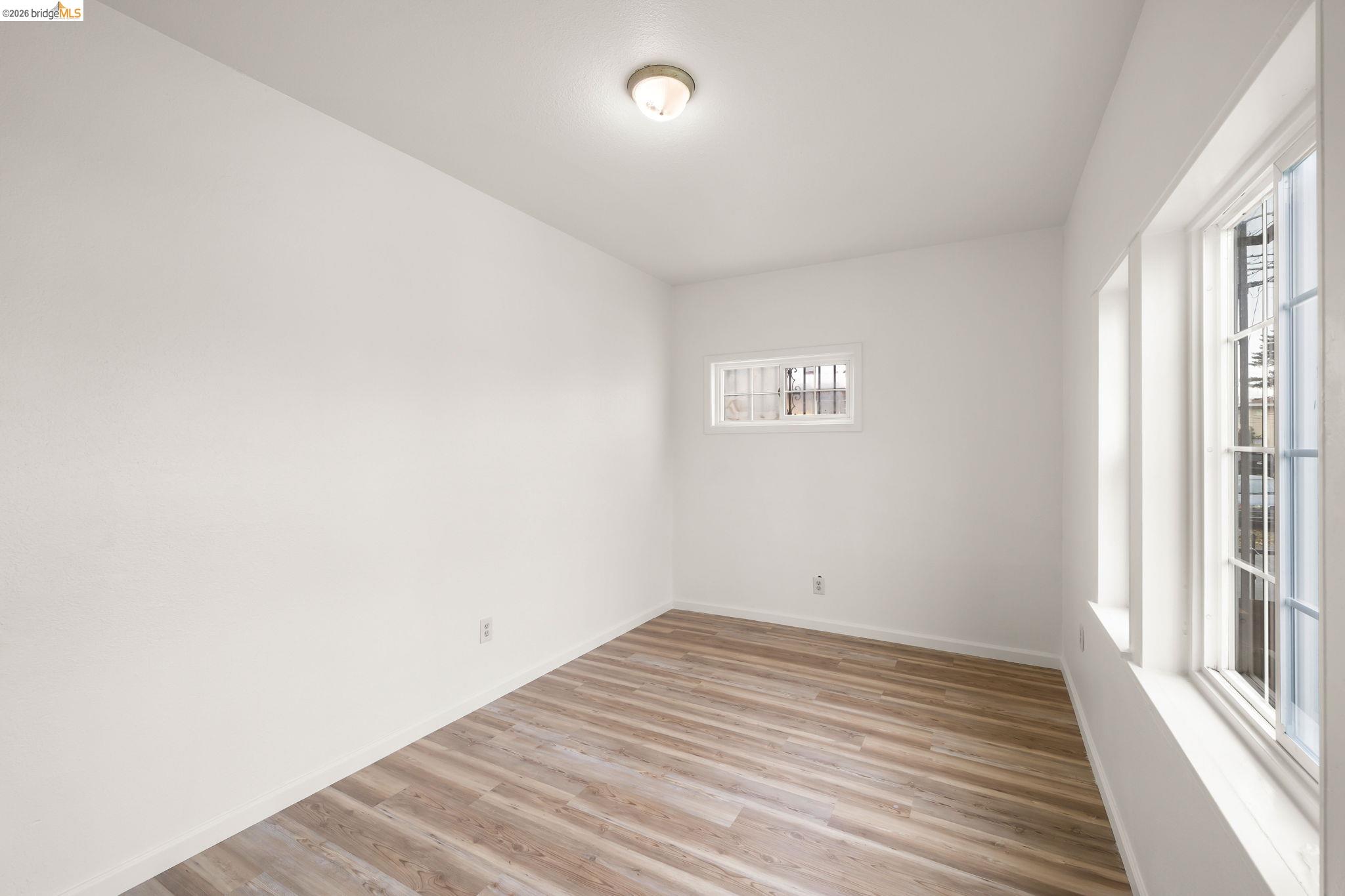 Detail Gallery Image 5 of 23 For 400 Bissell, Richmond,  CA 94801 - 4 Beds | 2 Baths