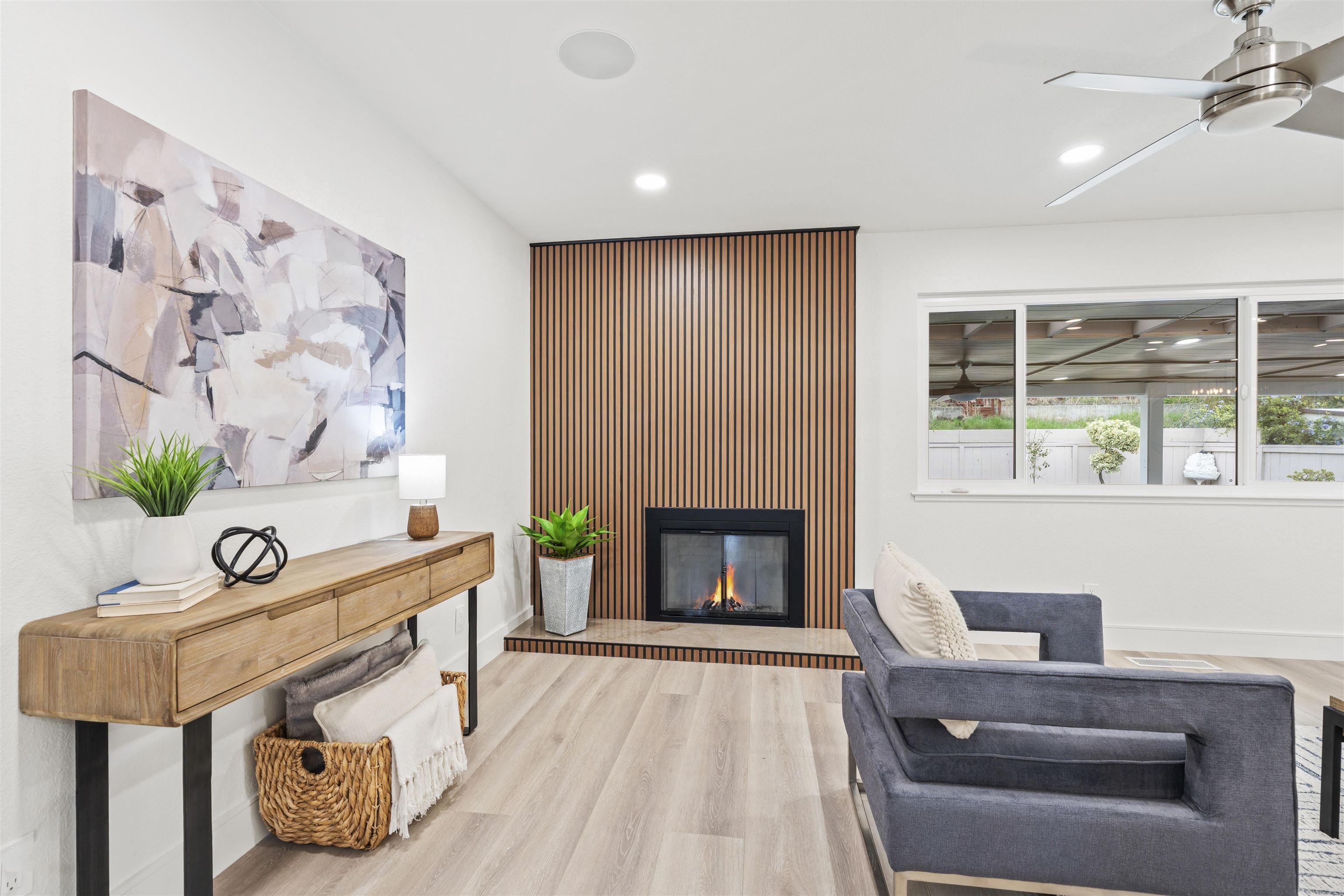 Front Image Thumbnail for CC41119840