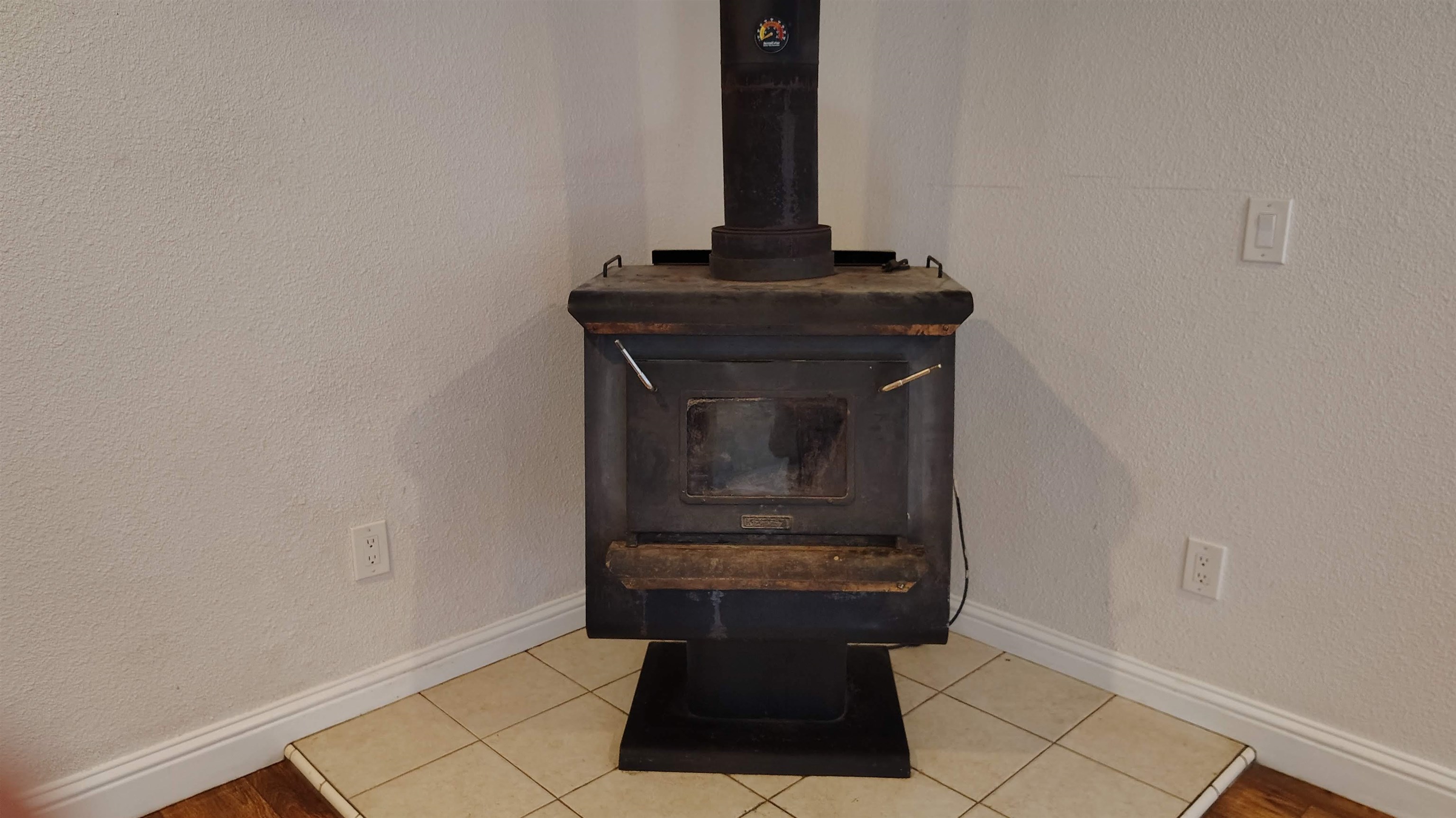 Detail Gallery Image 8 of 22 For 28440 Ryan Creek Rd, Willits,  CA 95490 - 3 Beds | 1 Baths