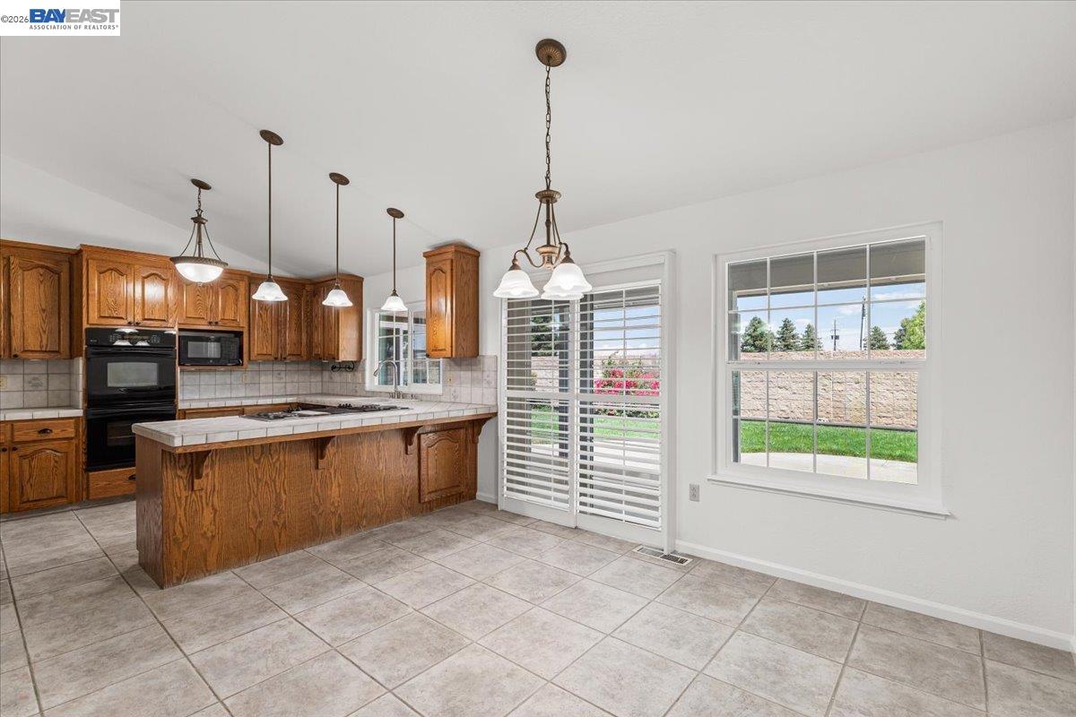 Detail Gallery Image 16 of 50 For 27000 S Hillview St, Tracy,  CA 95304 - 4 Beds | 3 Baths