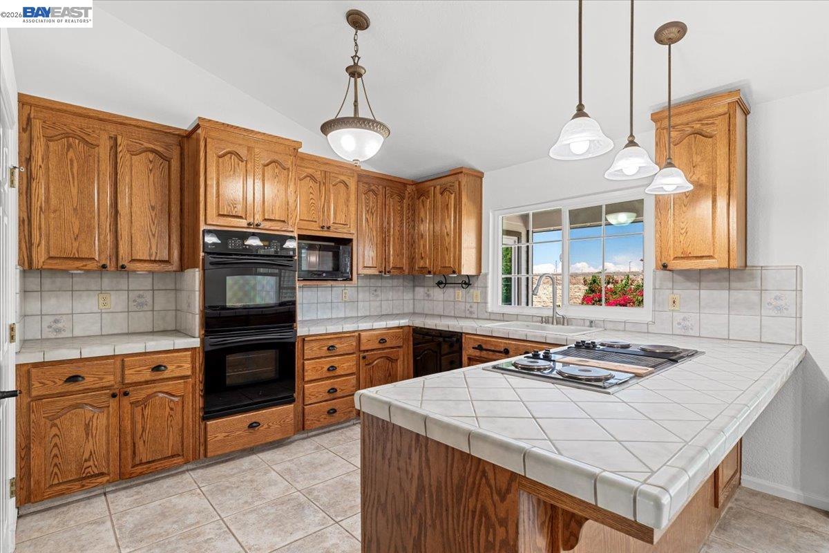 Detail Gallery Image 18 of 50 For 27000 S Hillview St, Tracy,  CA 95304 - 4 Beds | 3 Baths