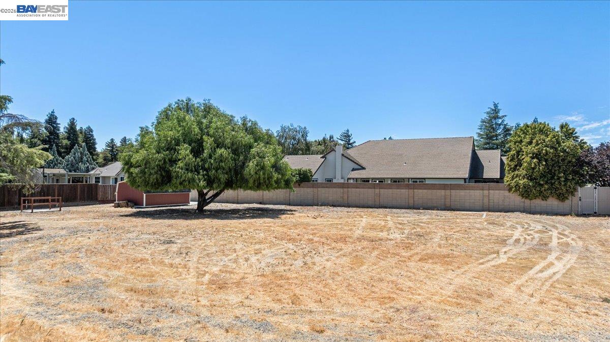 Detail Gallery Image 39 of 50 For 27000 S Hillview St, Tracy,  CA 95304 - 4 Beds | 3 Baths