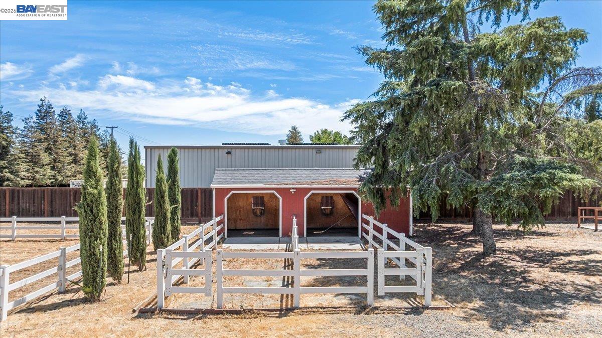 Detail Gallery Image 40 of 50 For 27000 S Hillview St, Tracy,  CA 95304 - 4 Beds | 3 Baths