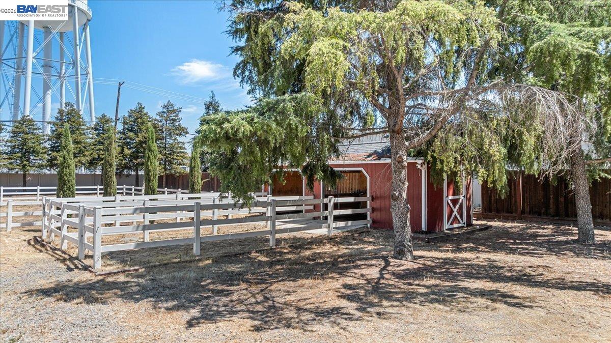 Detail Gallery Image 41 of 50 For 27000 S Hillview St, Tracy,  CA 95304 - 4 Beds | 3 Baths